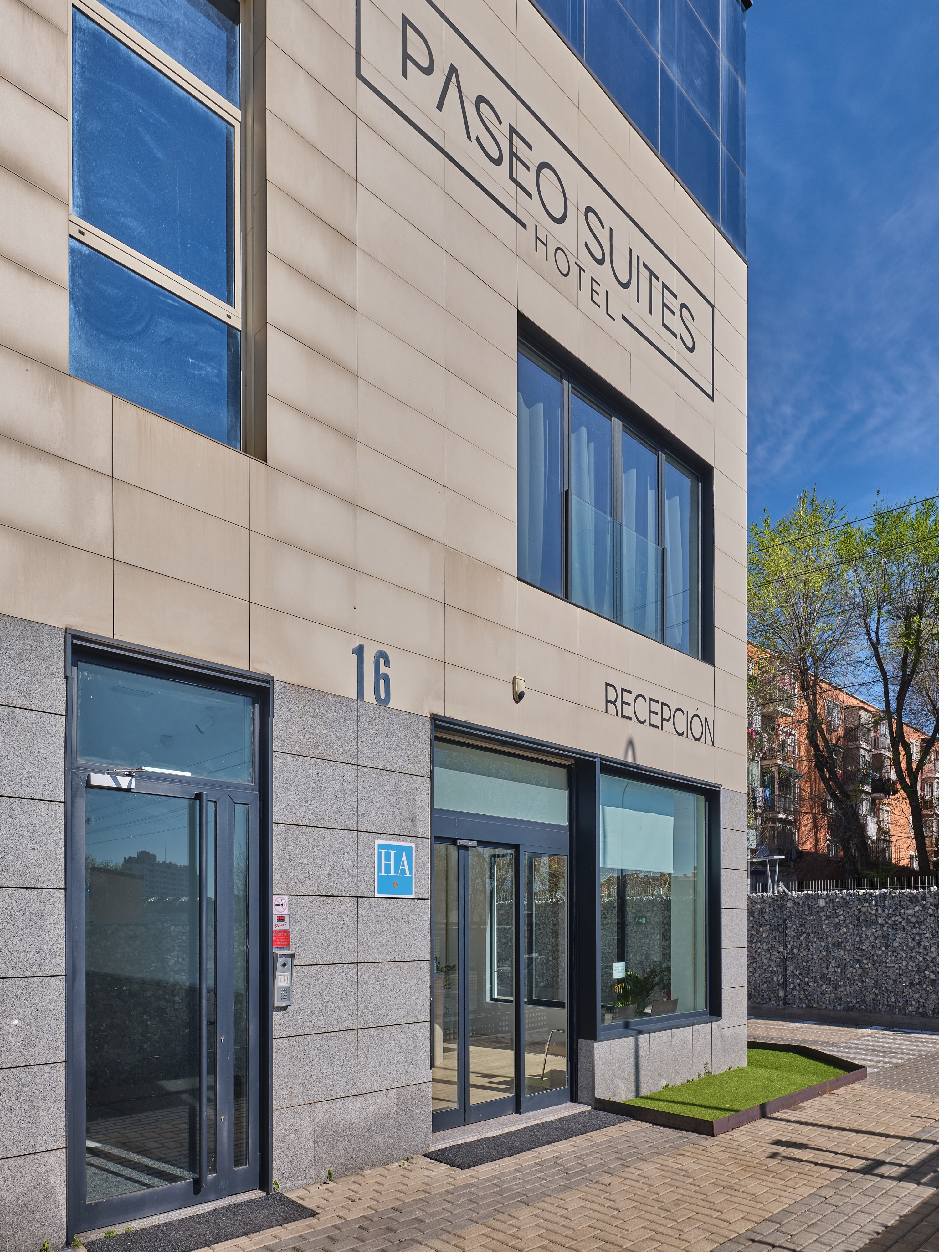 Foto de Paseo Suites Hotel