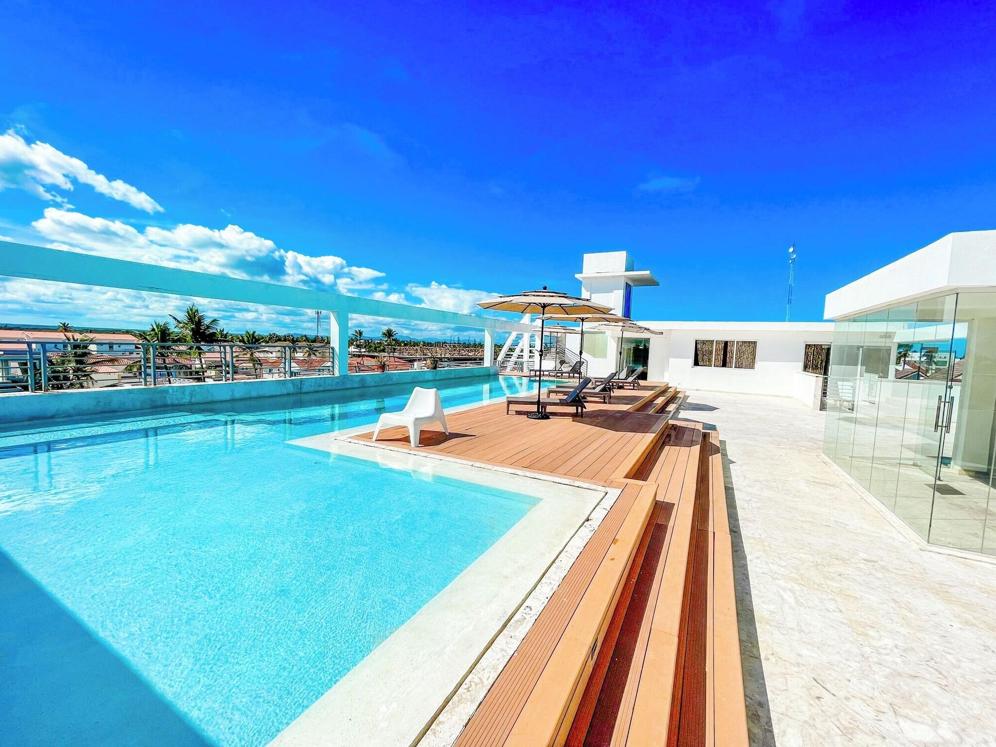 Studio Apart Hotel Rooftop Pool Beach