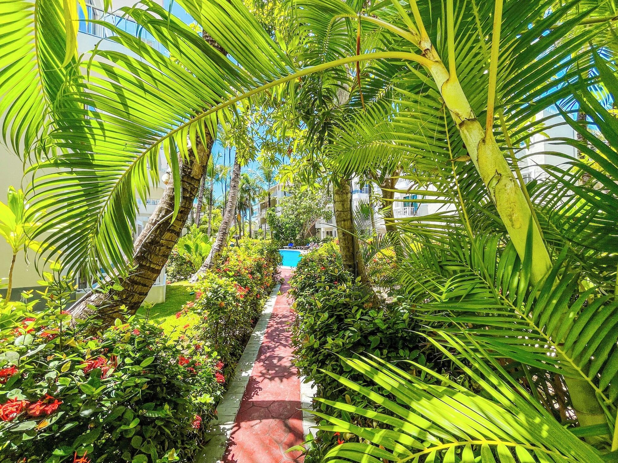 Foto de Caribbean Ocean Breeze Beach Hotel