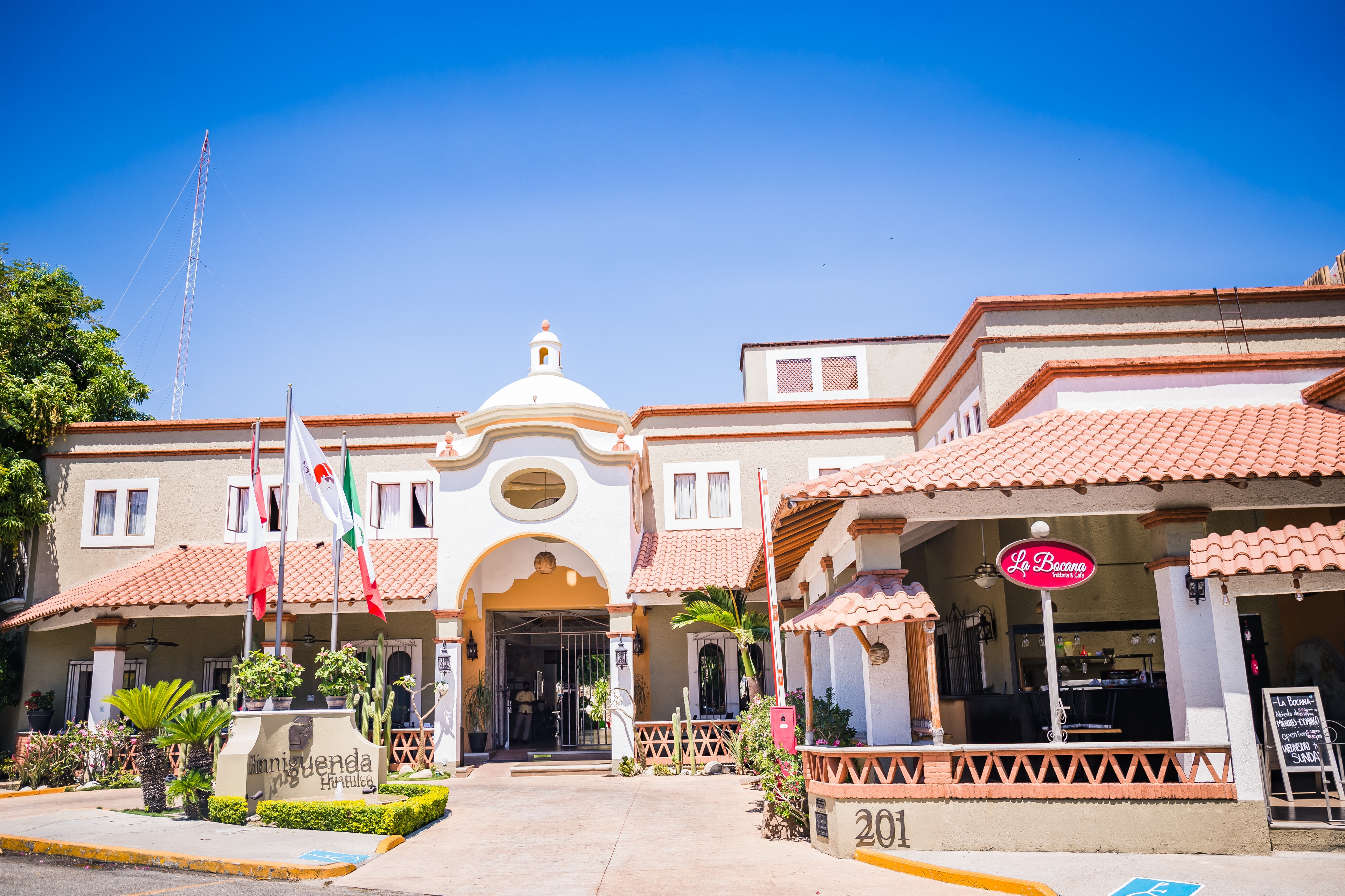 Binniguenda Huatulco & Beach Club