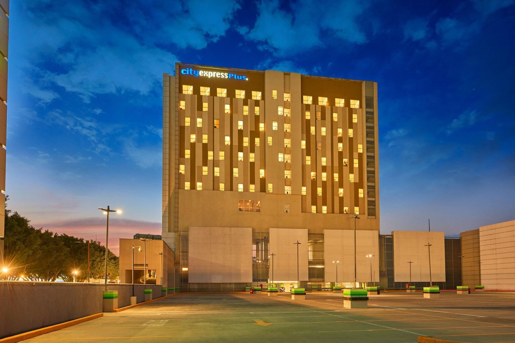 City Express Plus By Marriott Mundo E