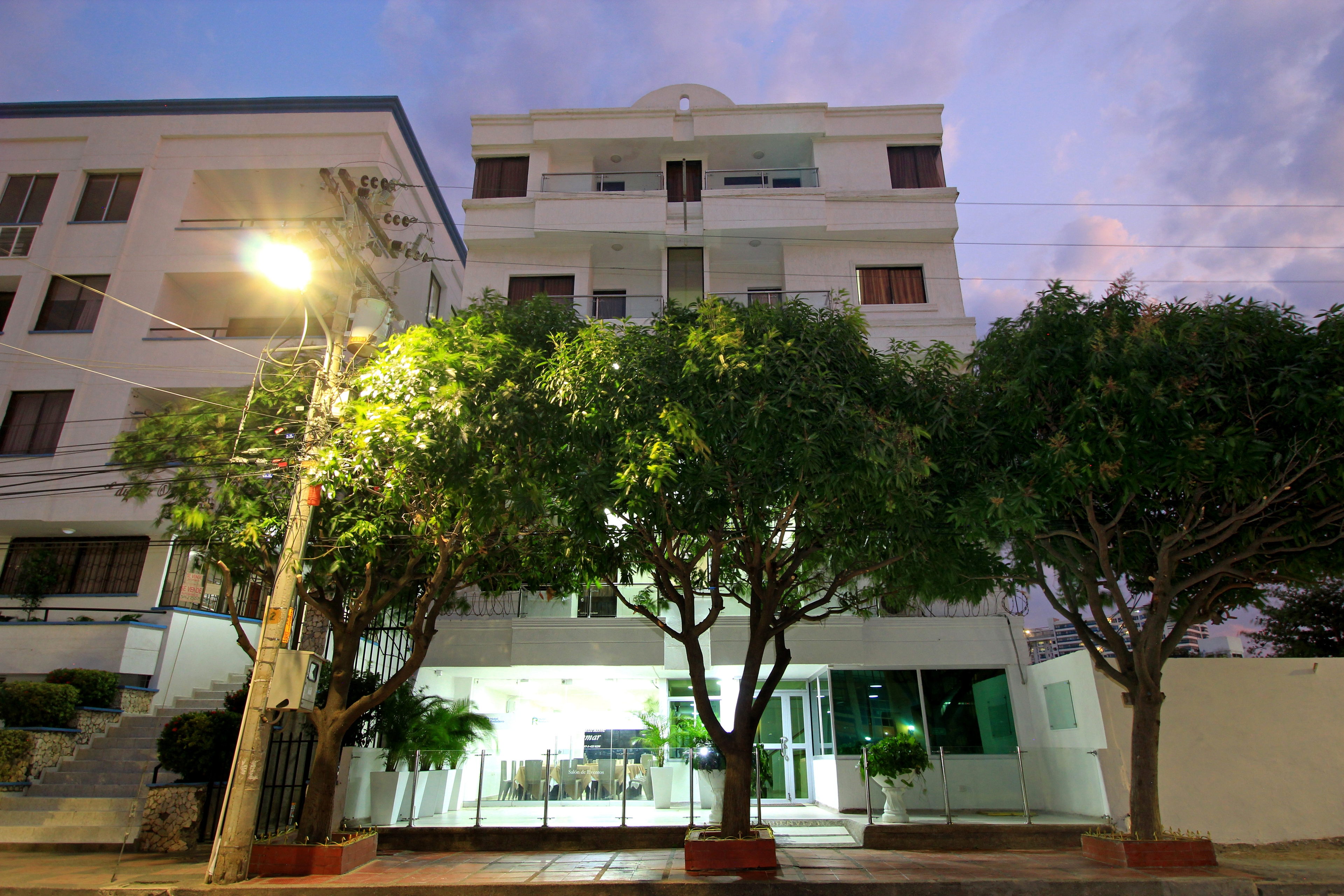 Hotel Rodadero Inn by GEH Suites