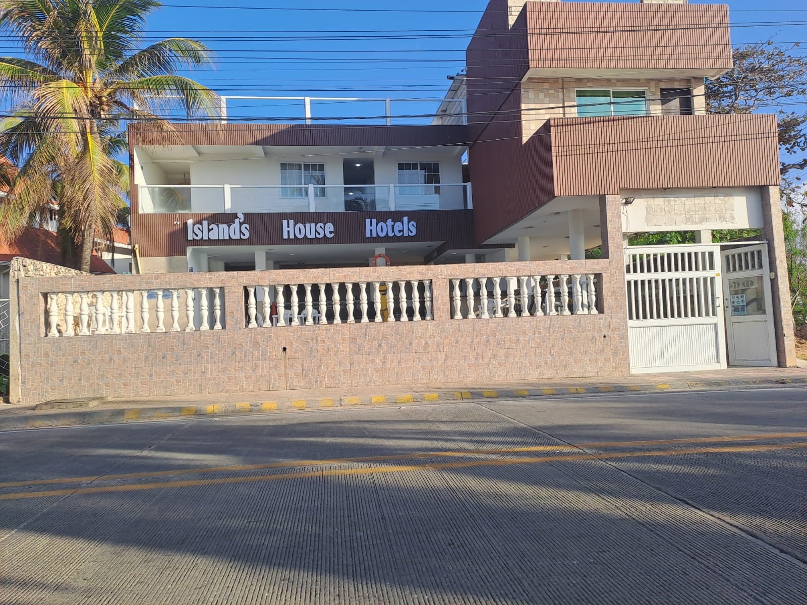 Island House Hotels