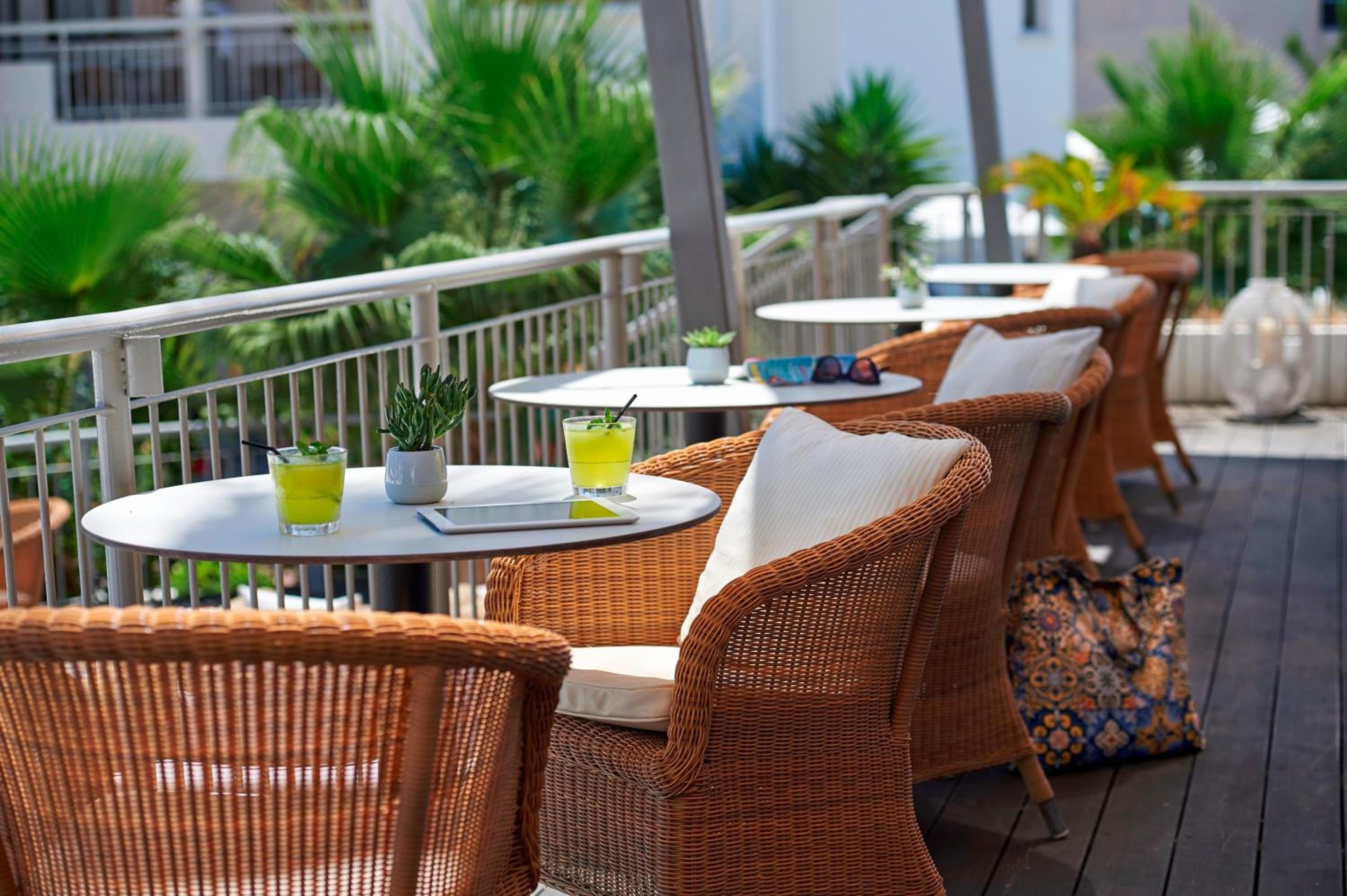King Jason Paphos - Designed for Adults by Louis Hotels