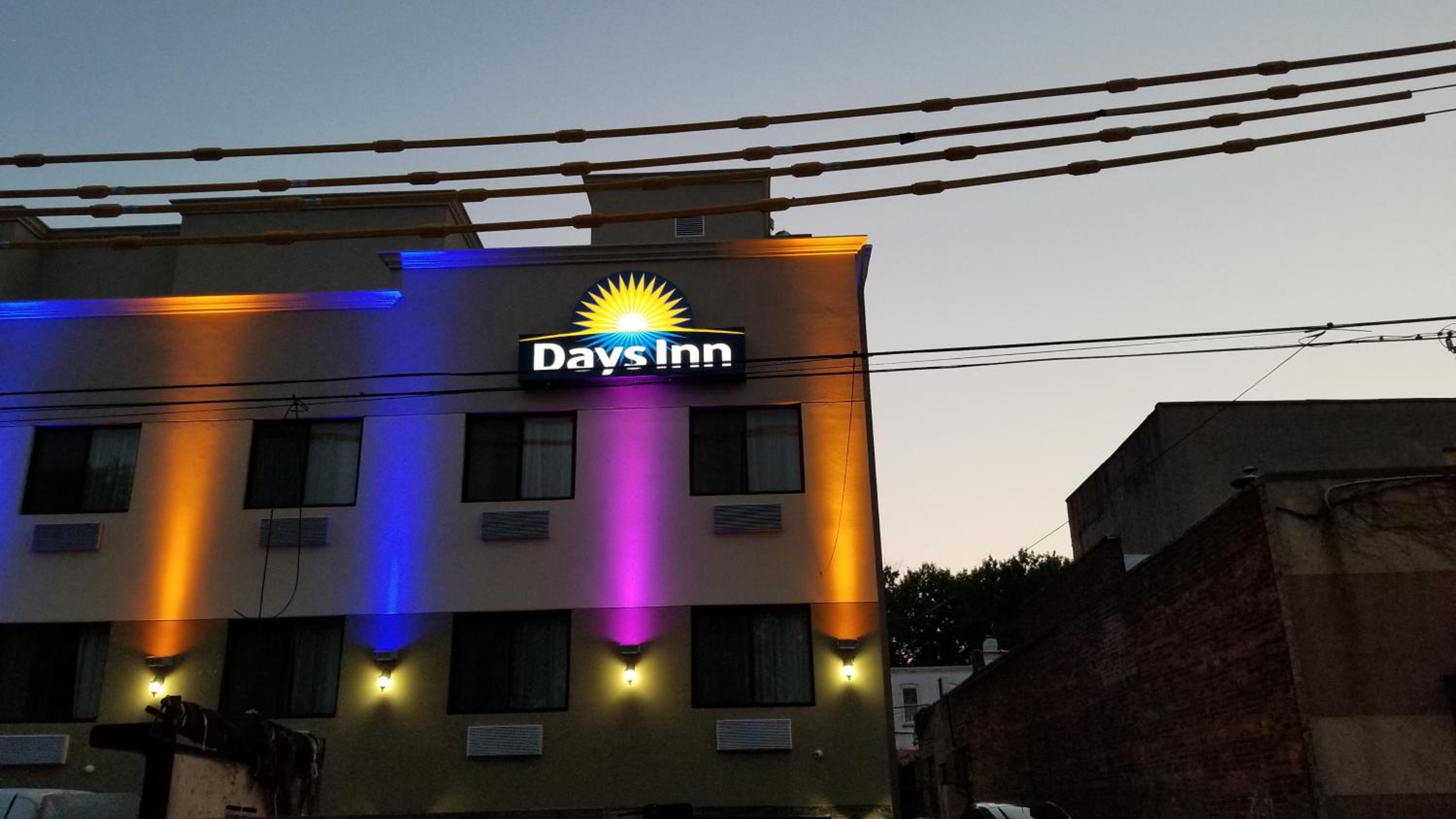 Foto de Days Inn by Wyndham Brooklyn Marine Park