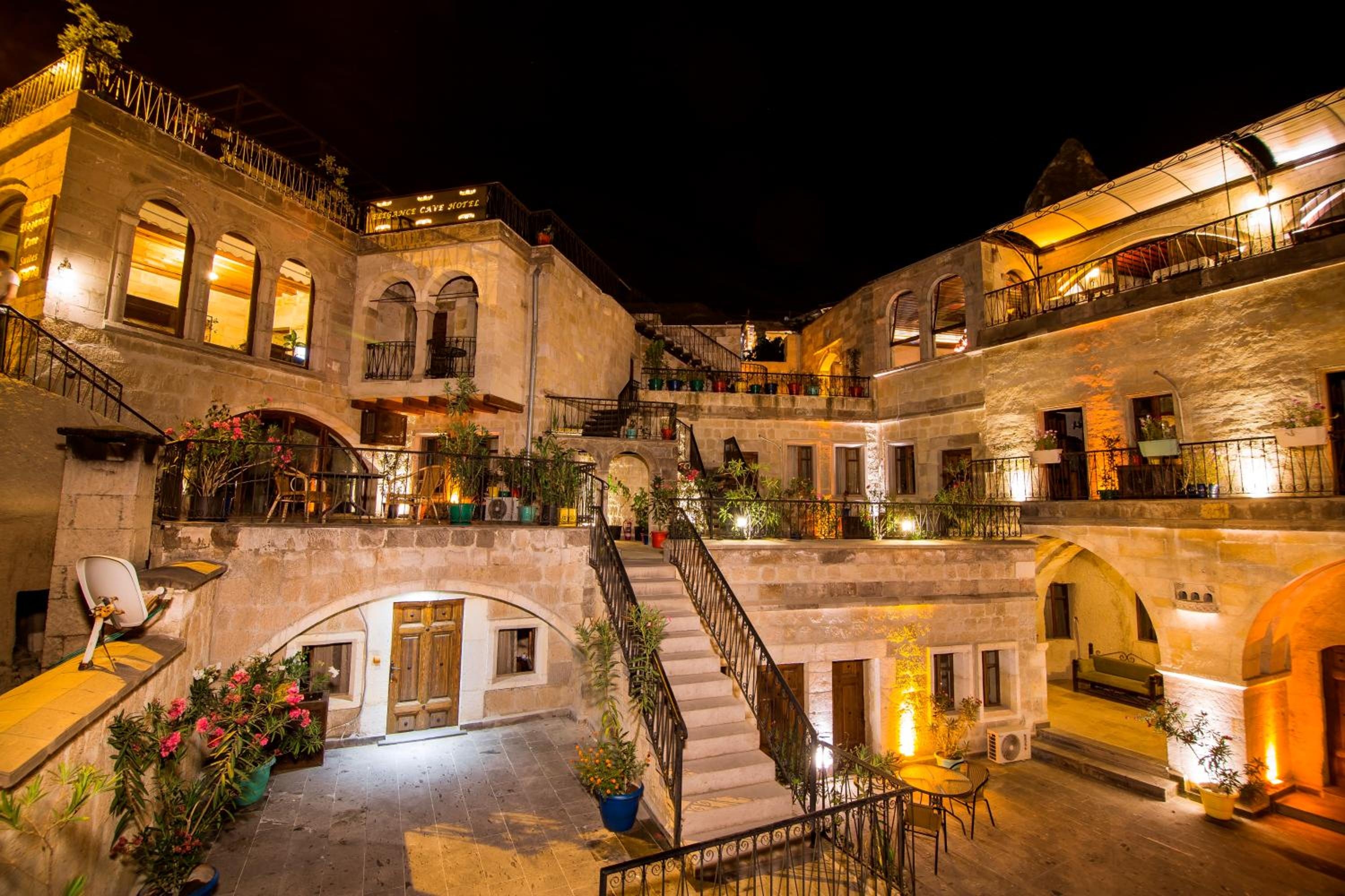 Foto de Elegance Cave Suites & Restaurant
