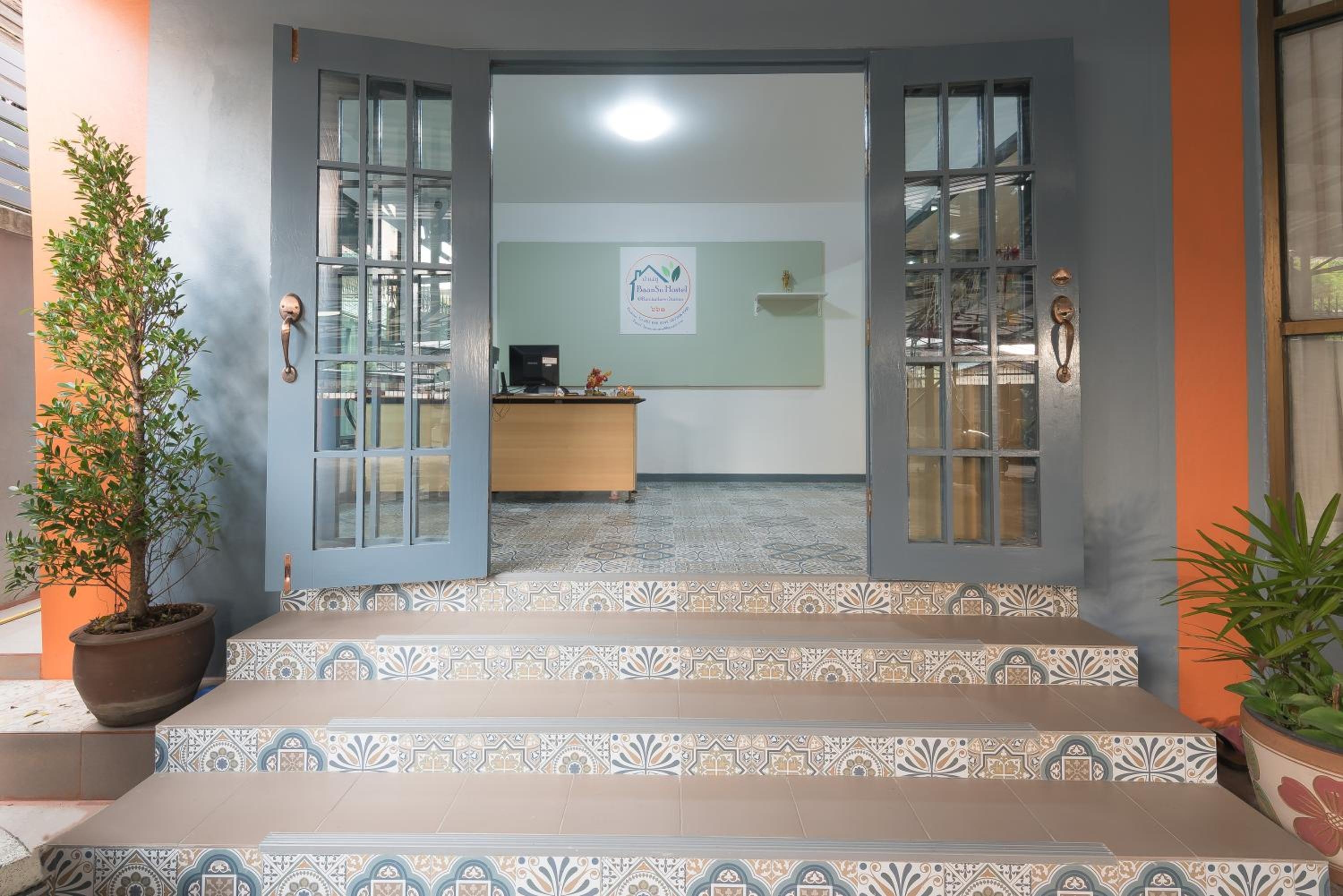 BaanSu Hostel