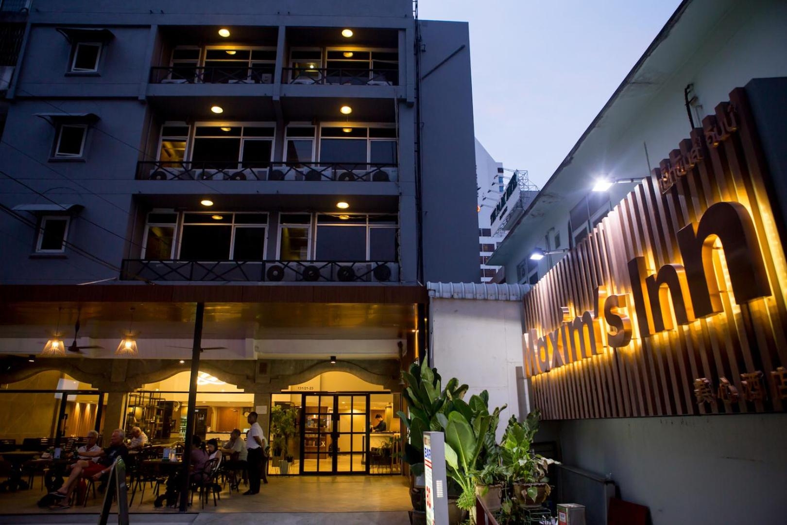 Maxim's Inn