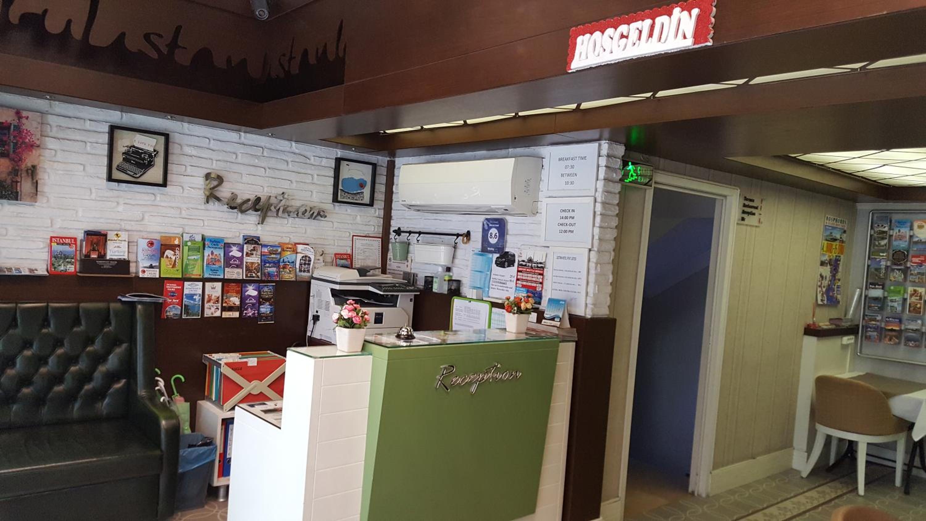 Foto de Just Inn Hotel