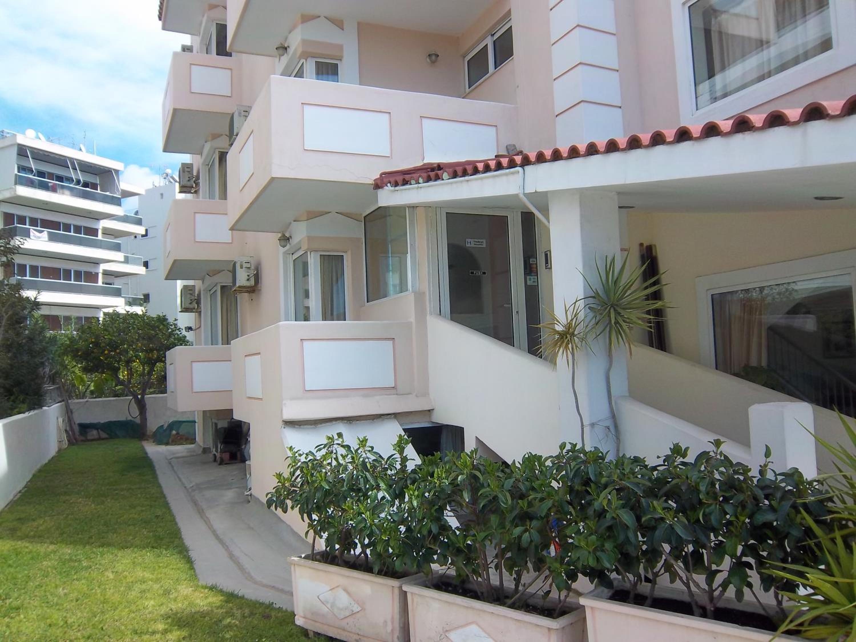 Foto de Parthenis Riviera Hotel