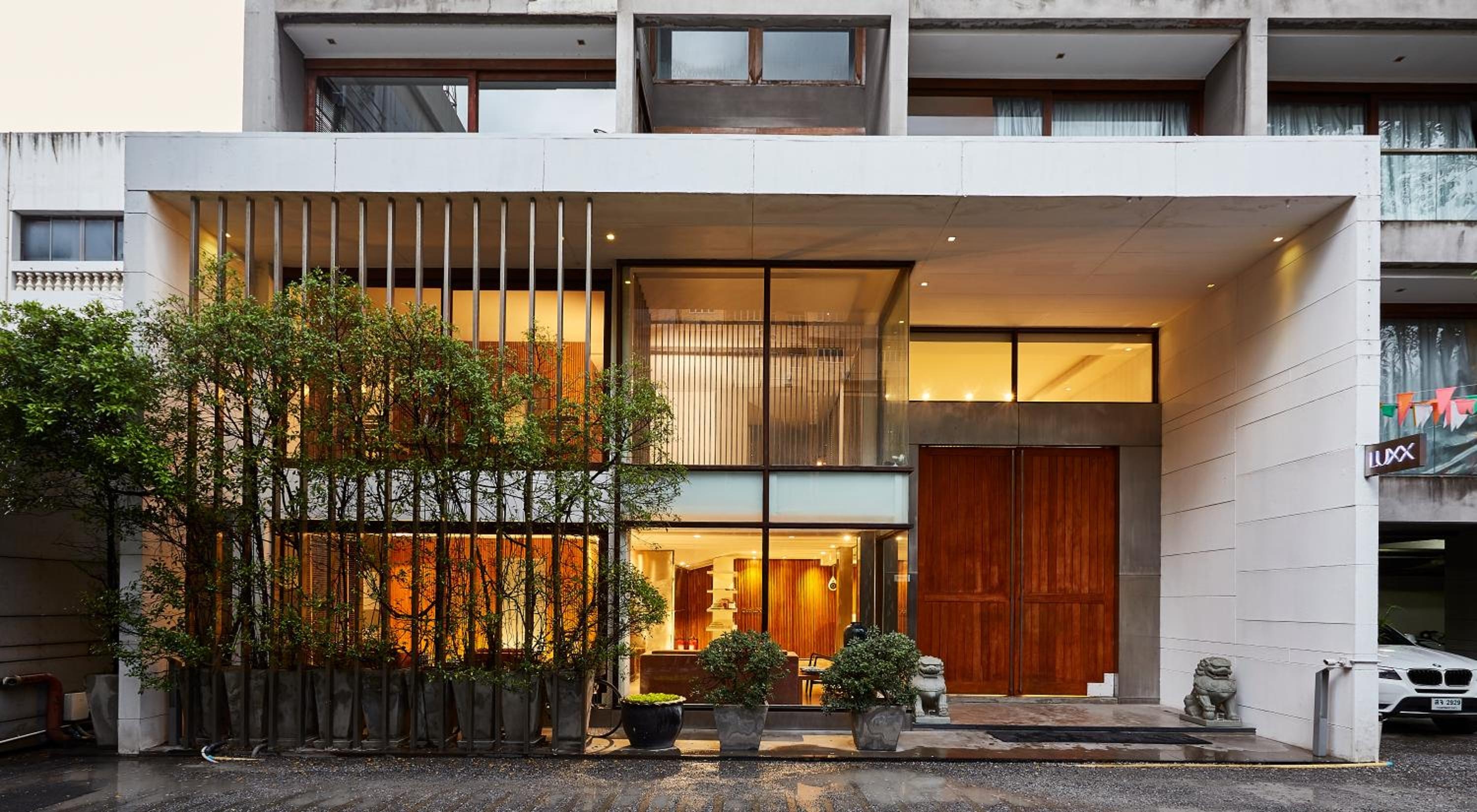 LUXX Langsuan Hotel - SHA Plus