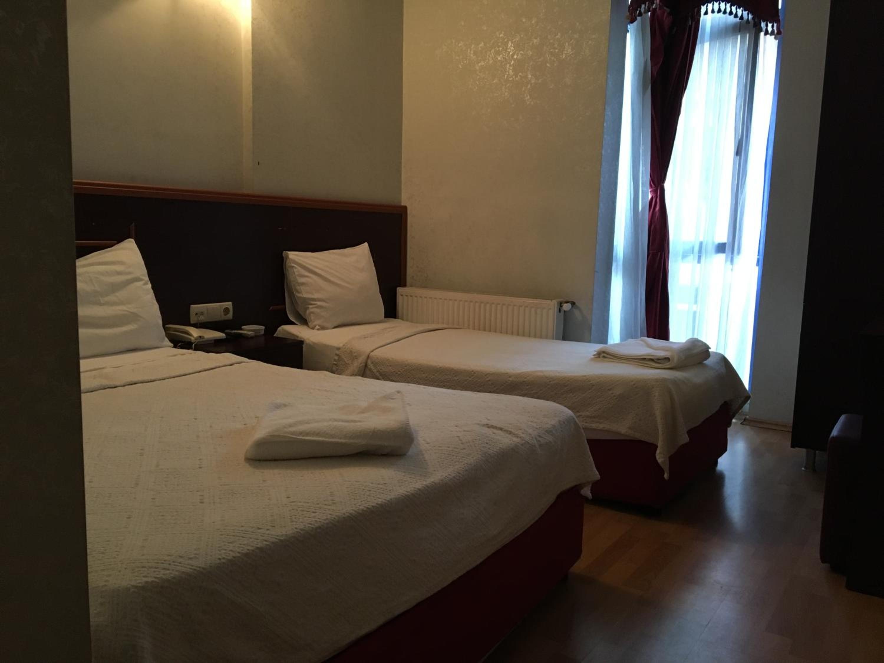 Foto de Red White Hotel