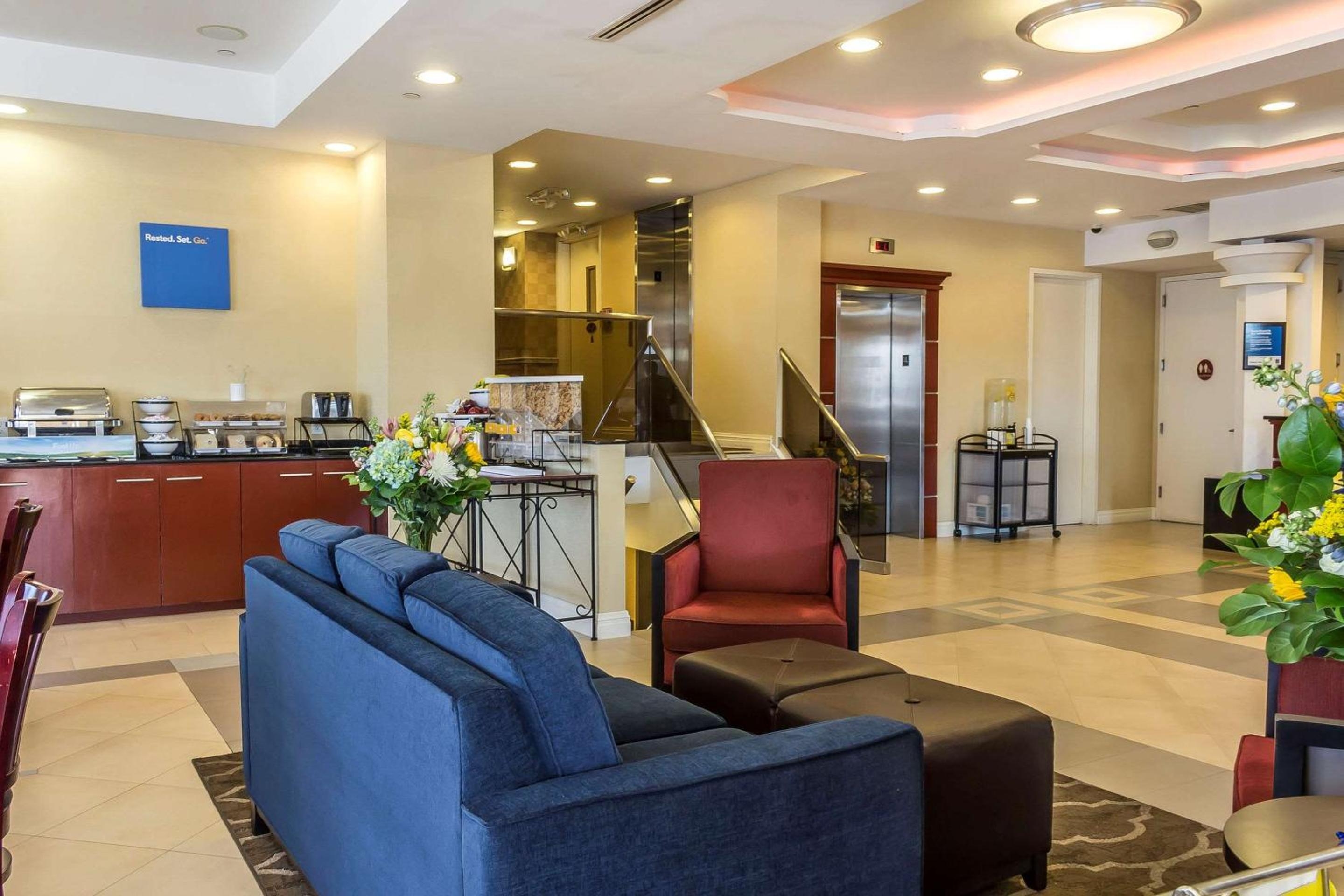 Foto de Comfort Inn & Suites LaGuardia Airport