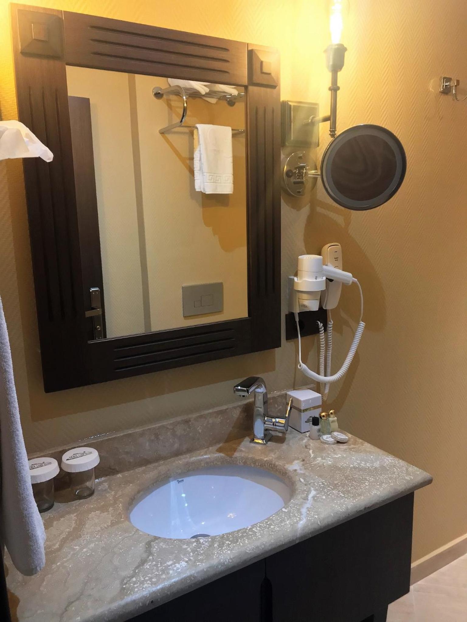 Foto de Sera Lake Resort Hotel Spa & Aparts