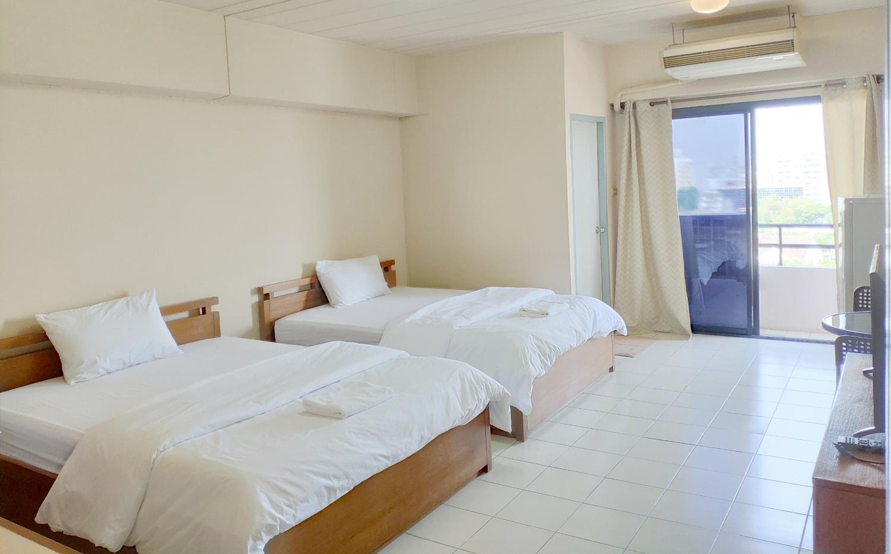 Foto de Grand Residence Ngamwongwan 19