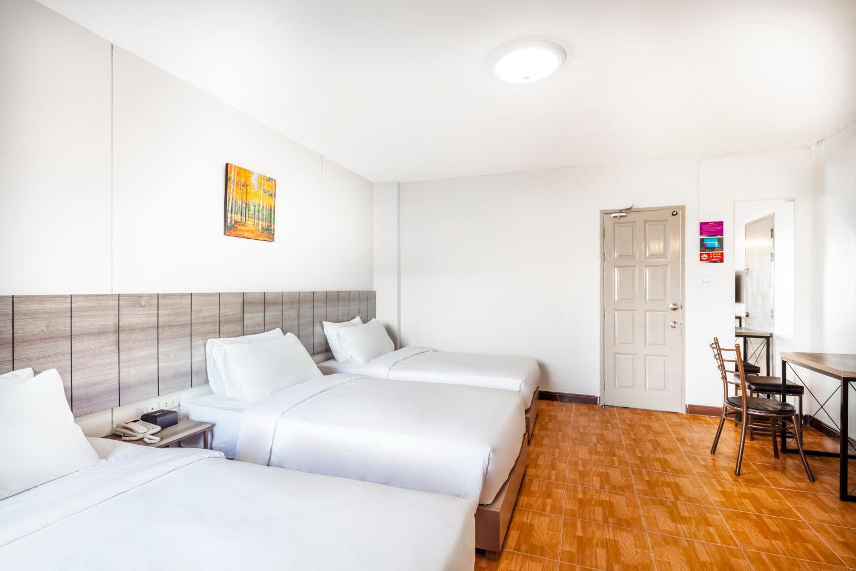 Foto de Livotel Express Hotel Bang Kruai Nonthaburi - No Parking