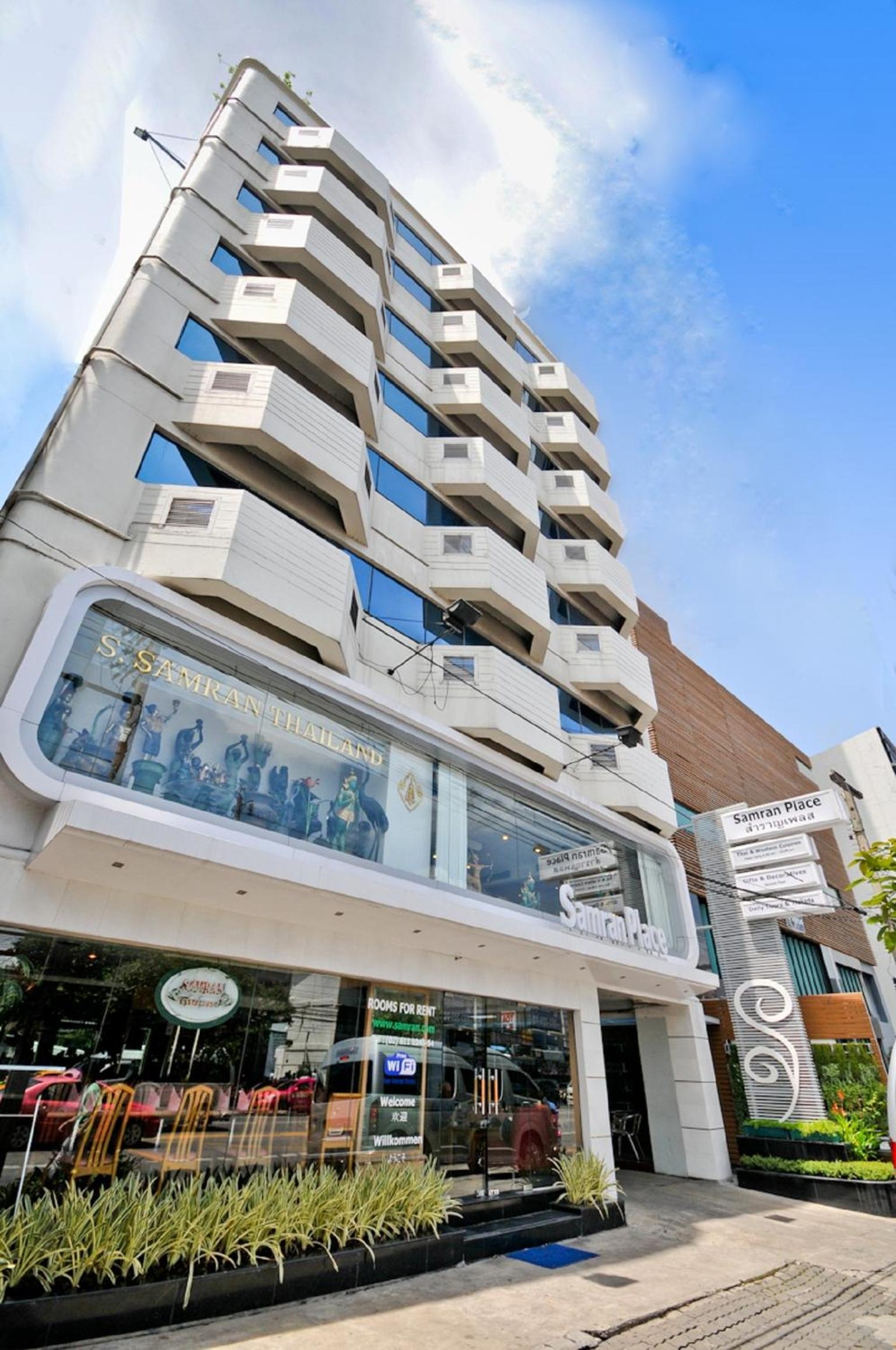 Samran Place Hotel