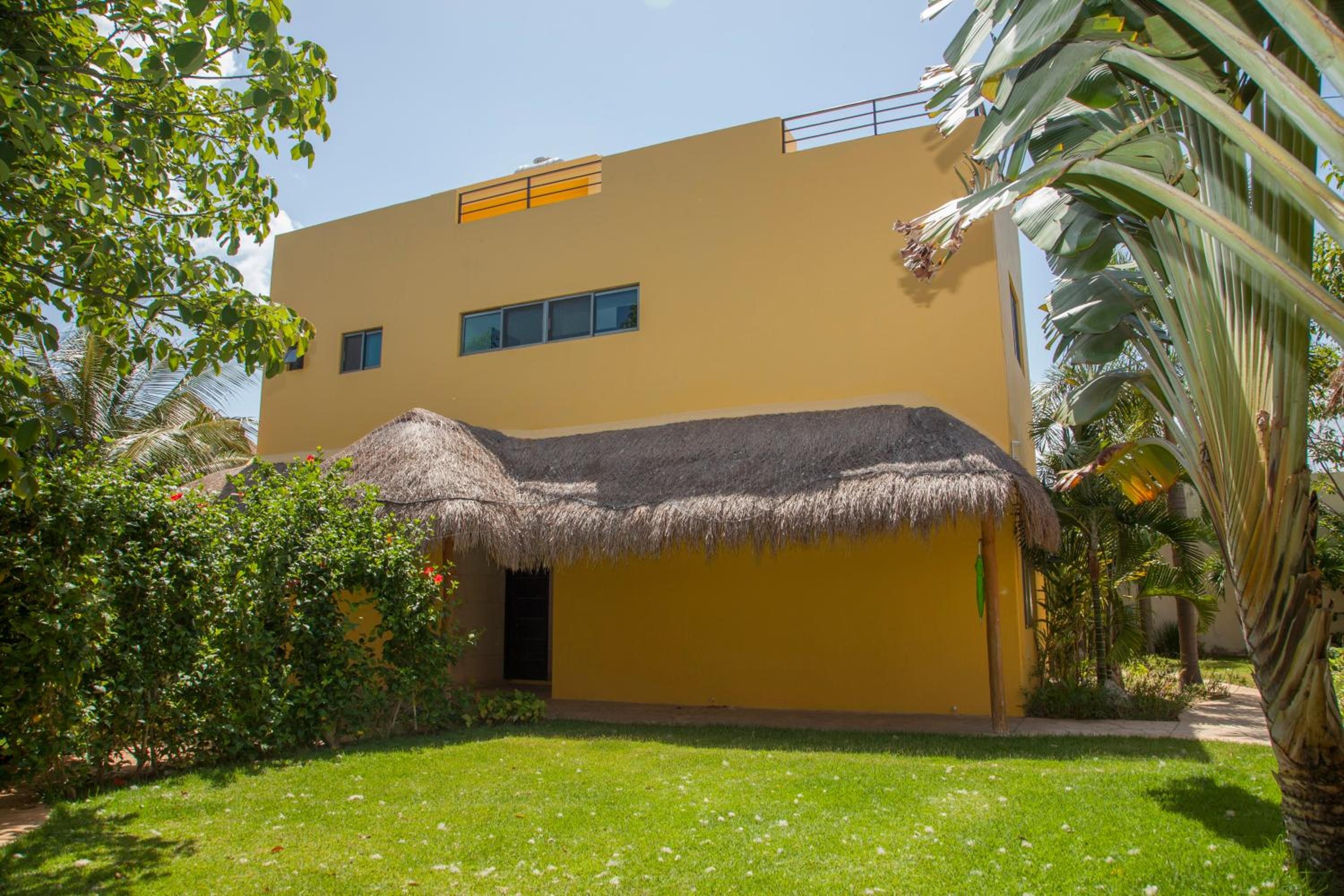 Foto de Beautiful Private Villa for 16 PAX with garden, BBQ and pool, Playa del Carmen