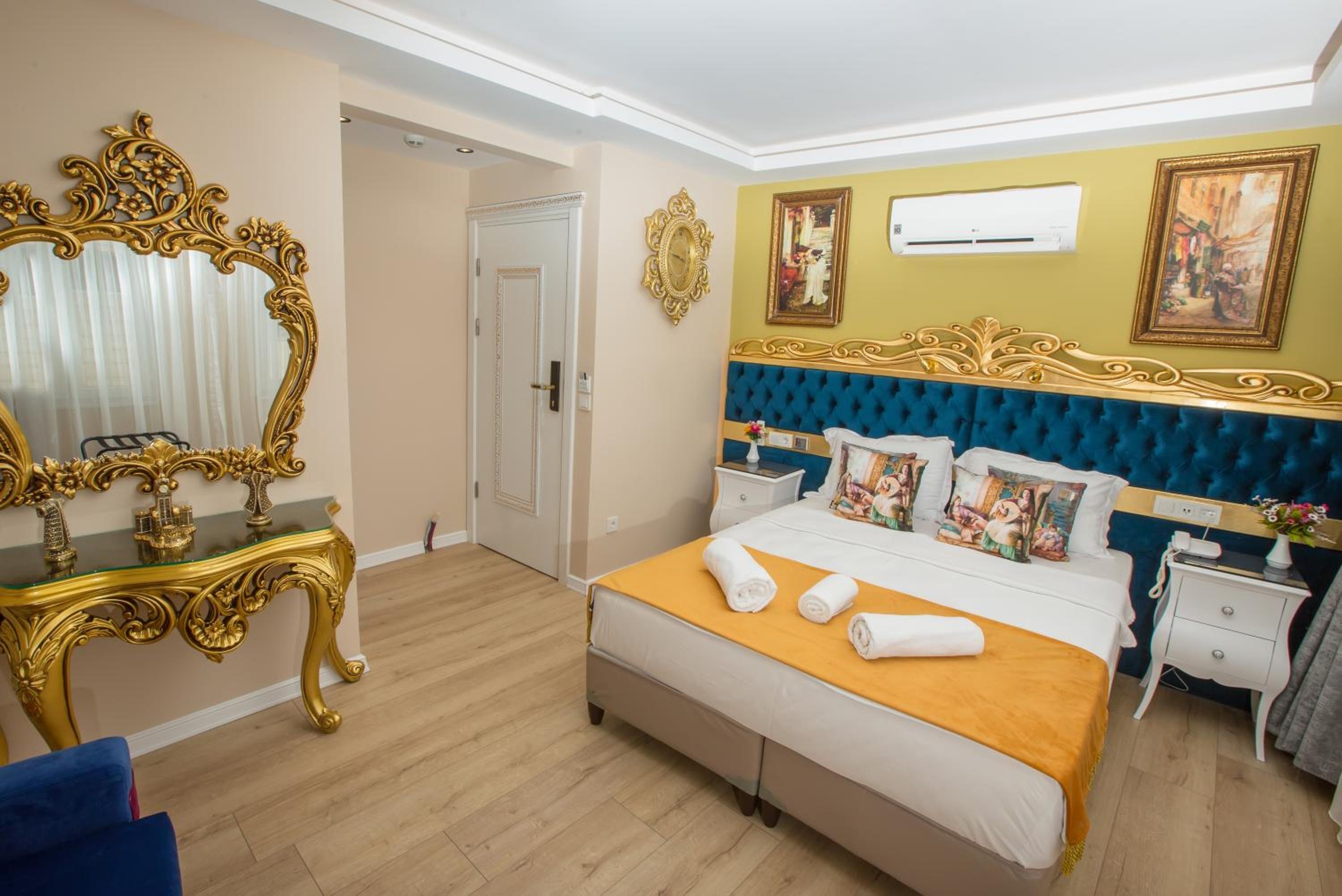 Foto de Atlantis Royal Hotel