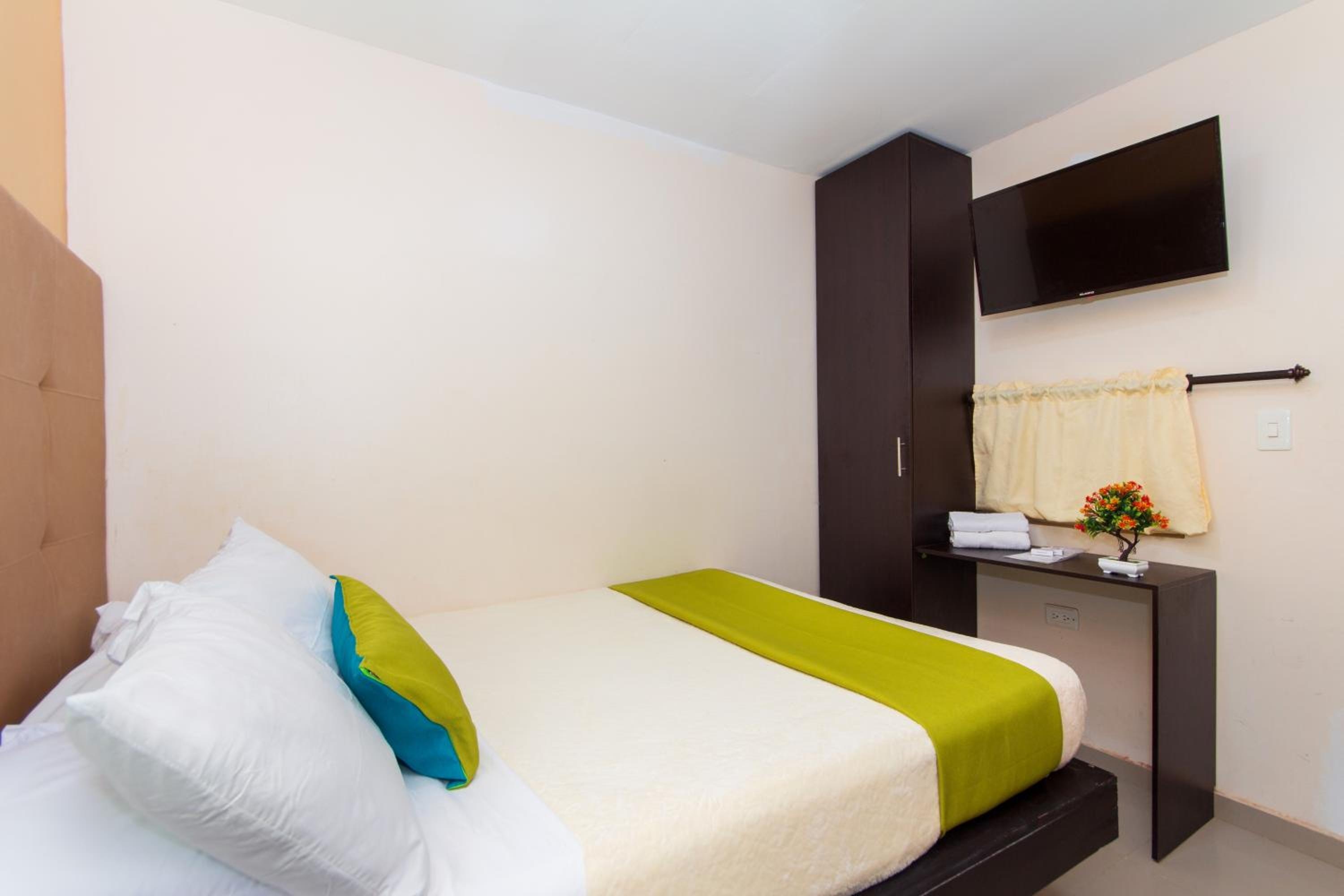 Foto de Azuán Suites Hotel By GEH Suites