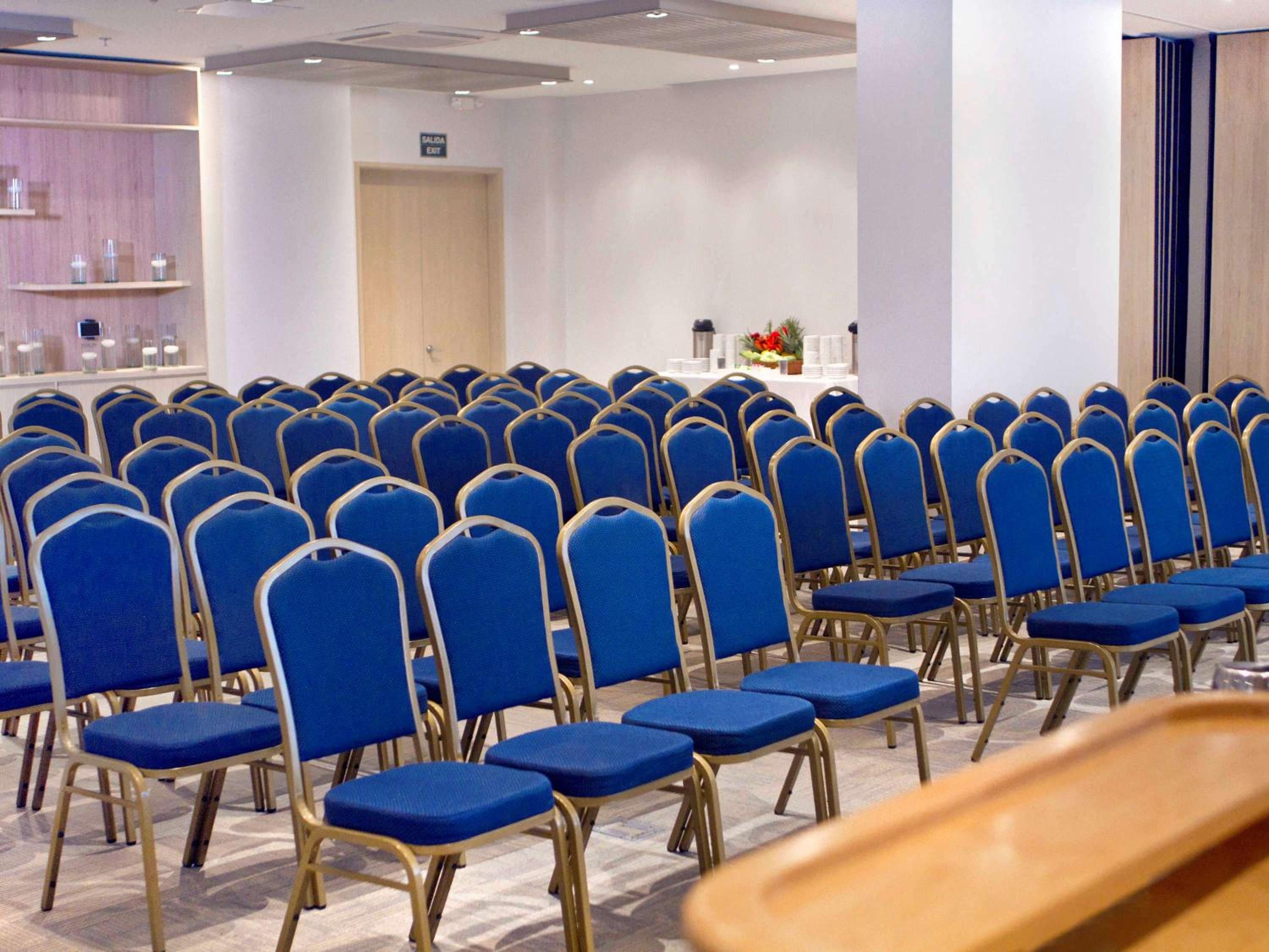 Foto de Courtyard by Marriott Santa Marta Resort