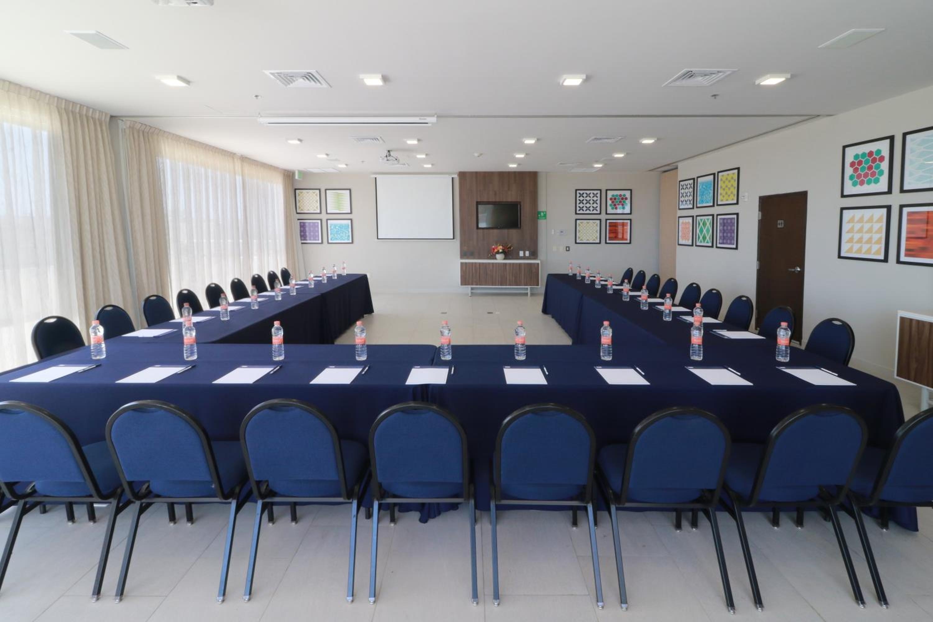 Foto de Holiday Inn Express & Suites - Playa del Carmen by IHG