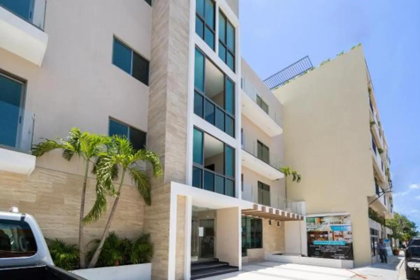 Foto de Palmarena Rooms & Residences - Long Stay Comfort with Parking, Sauna, Gym & Pool - Steps from 5th Avenue