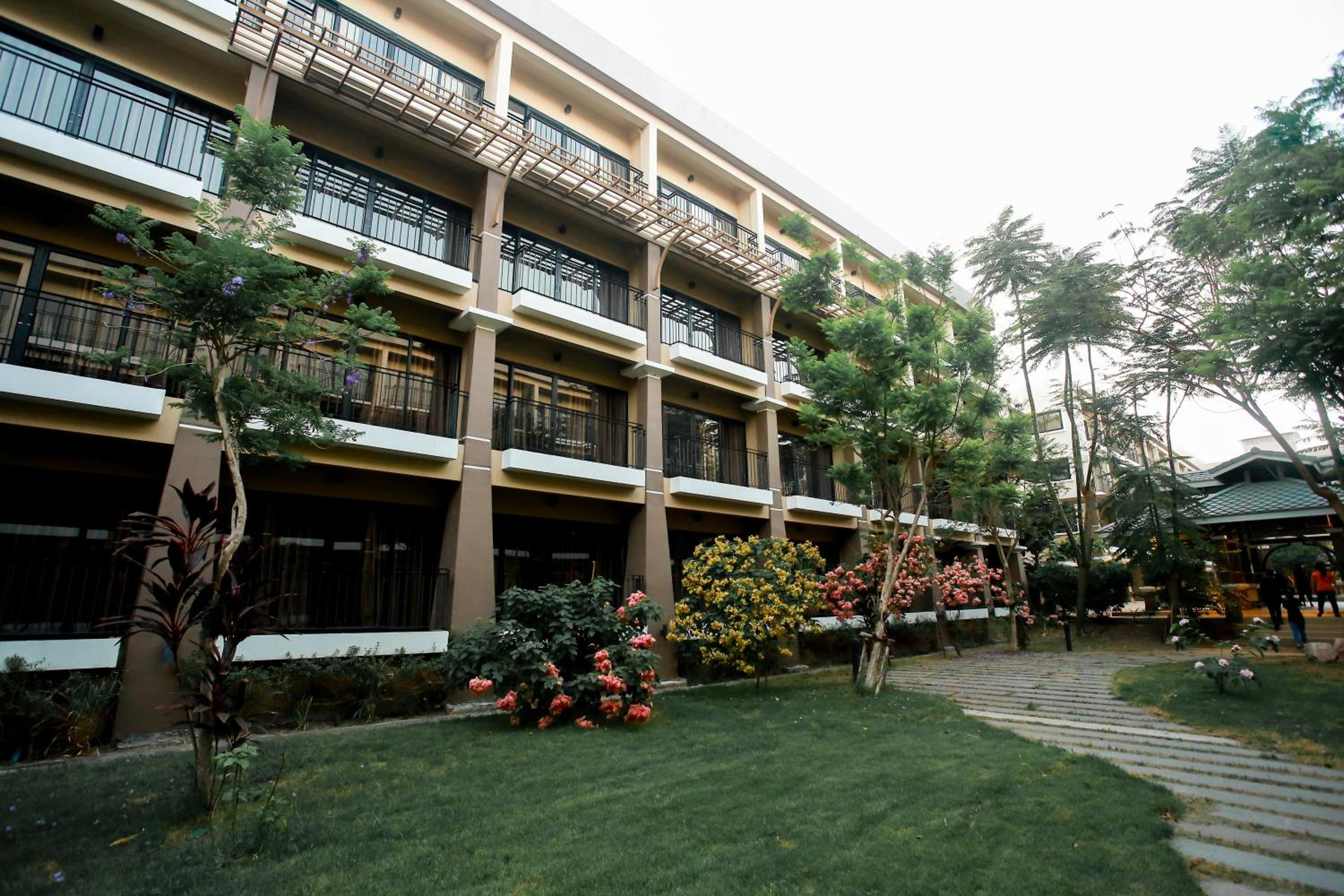 Summer Tree Hotel