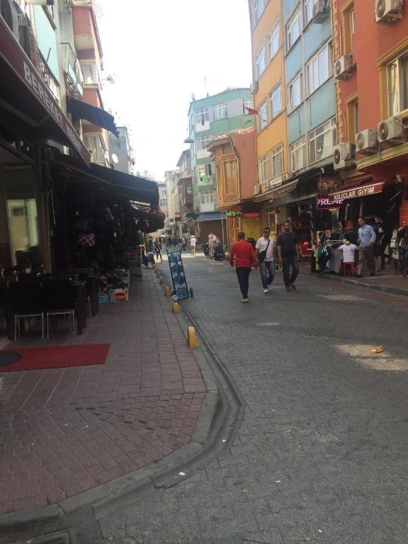 Hakan’s apartment, Estambul