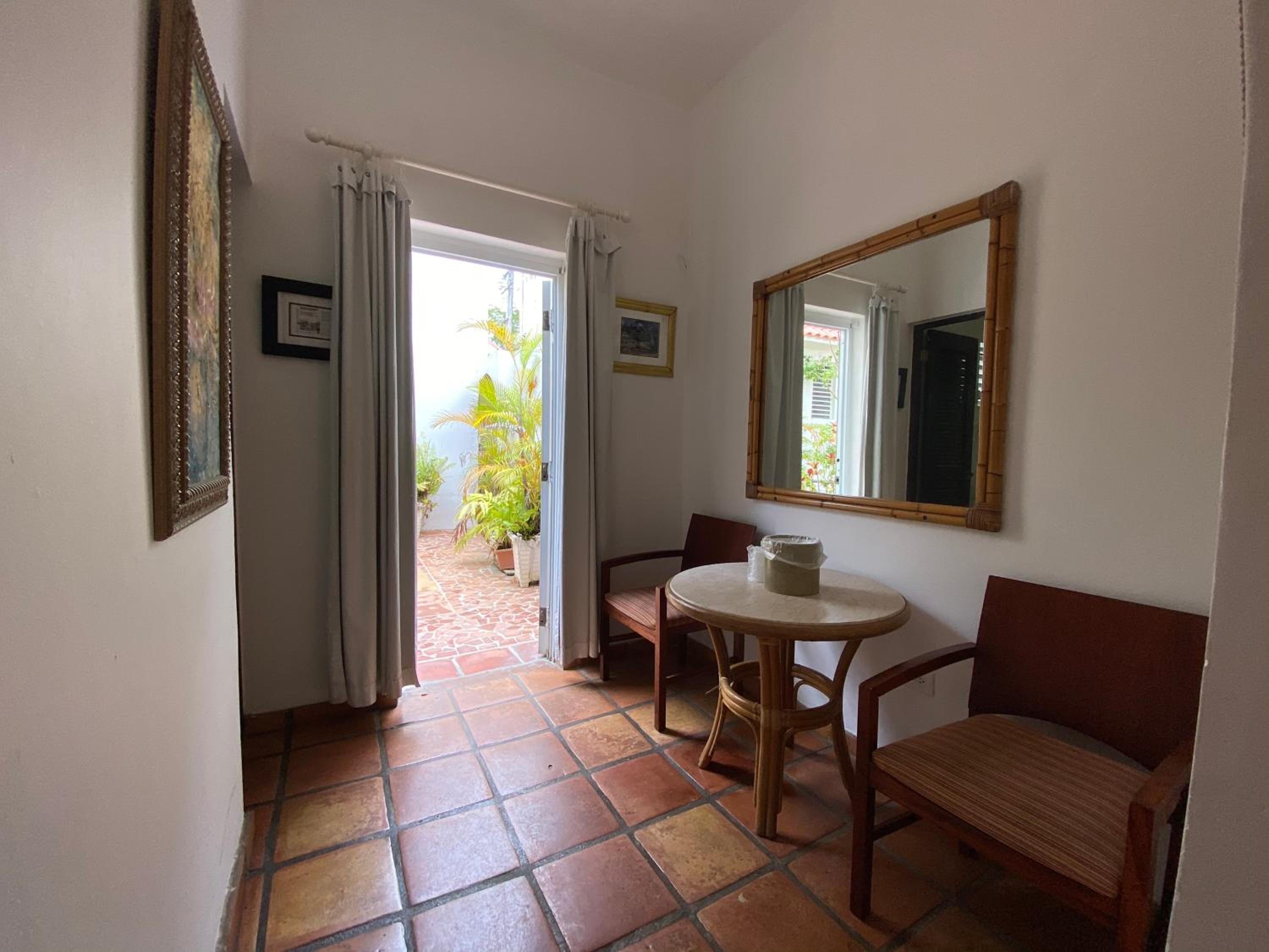 Foto de At Wind Chimes Boutique Hotel