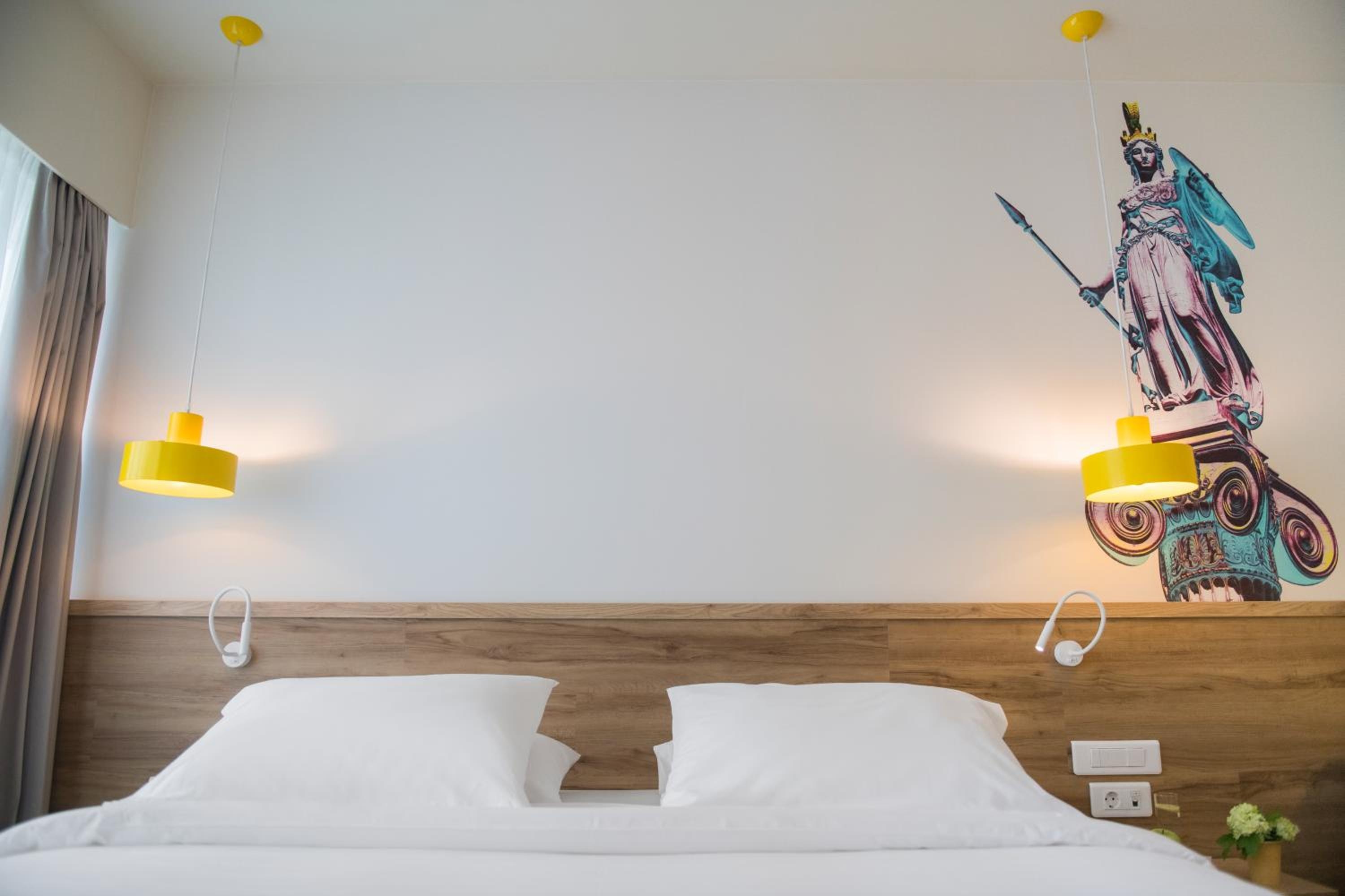 Foto de ibis Styles Athens Routes