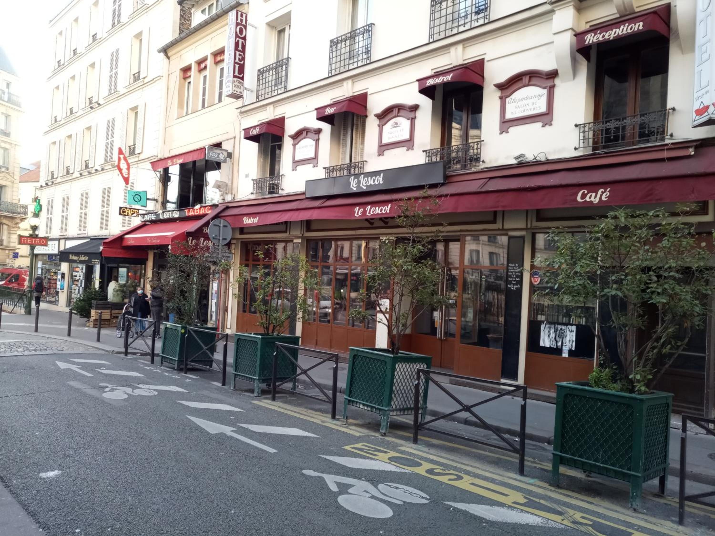 Hôtel De La Perdrix Rouge