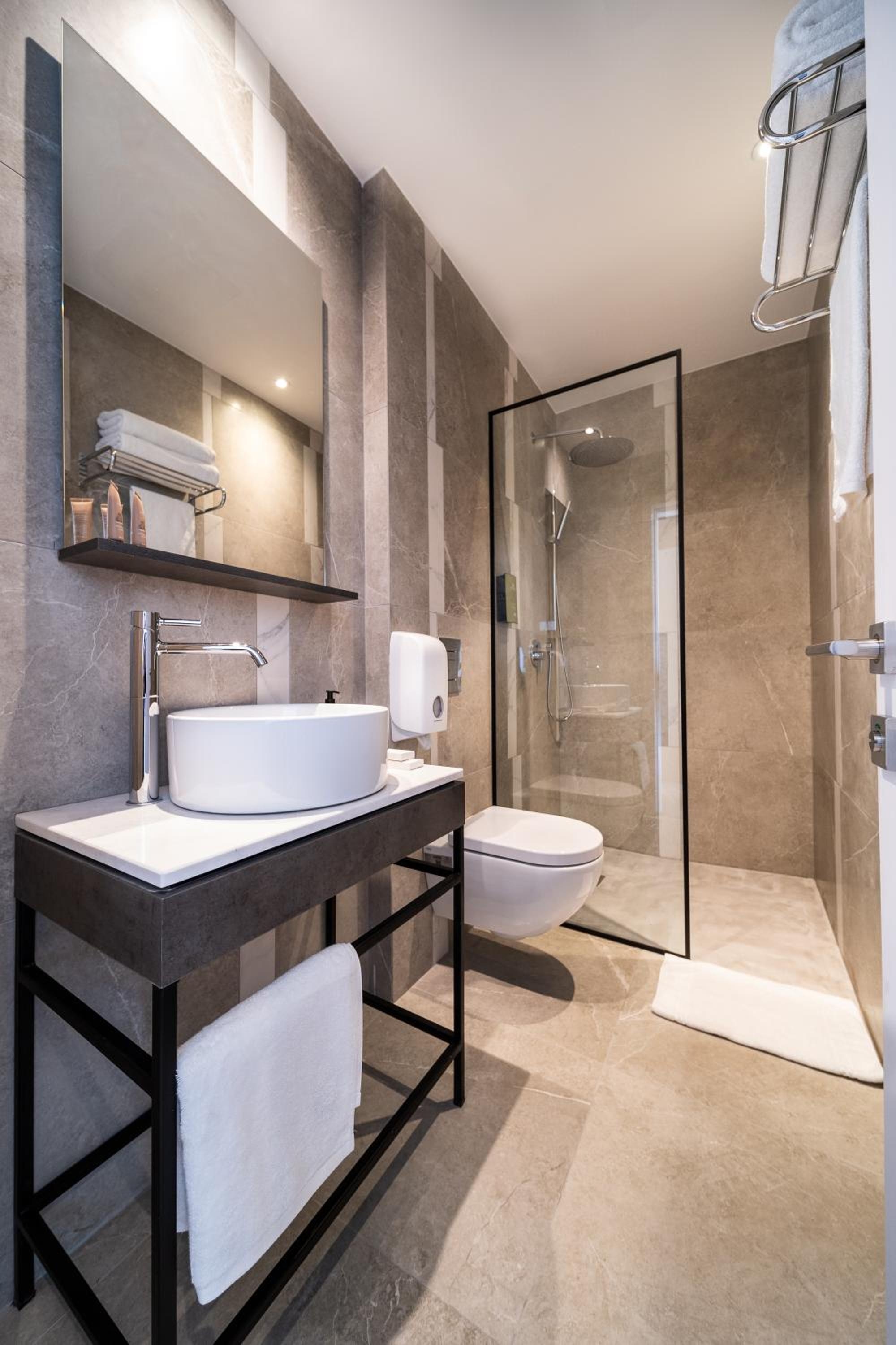 Foto de Alinea Suites Limassol Center