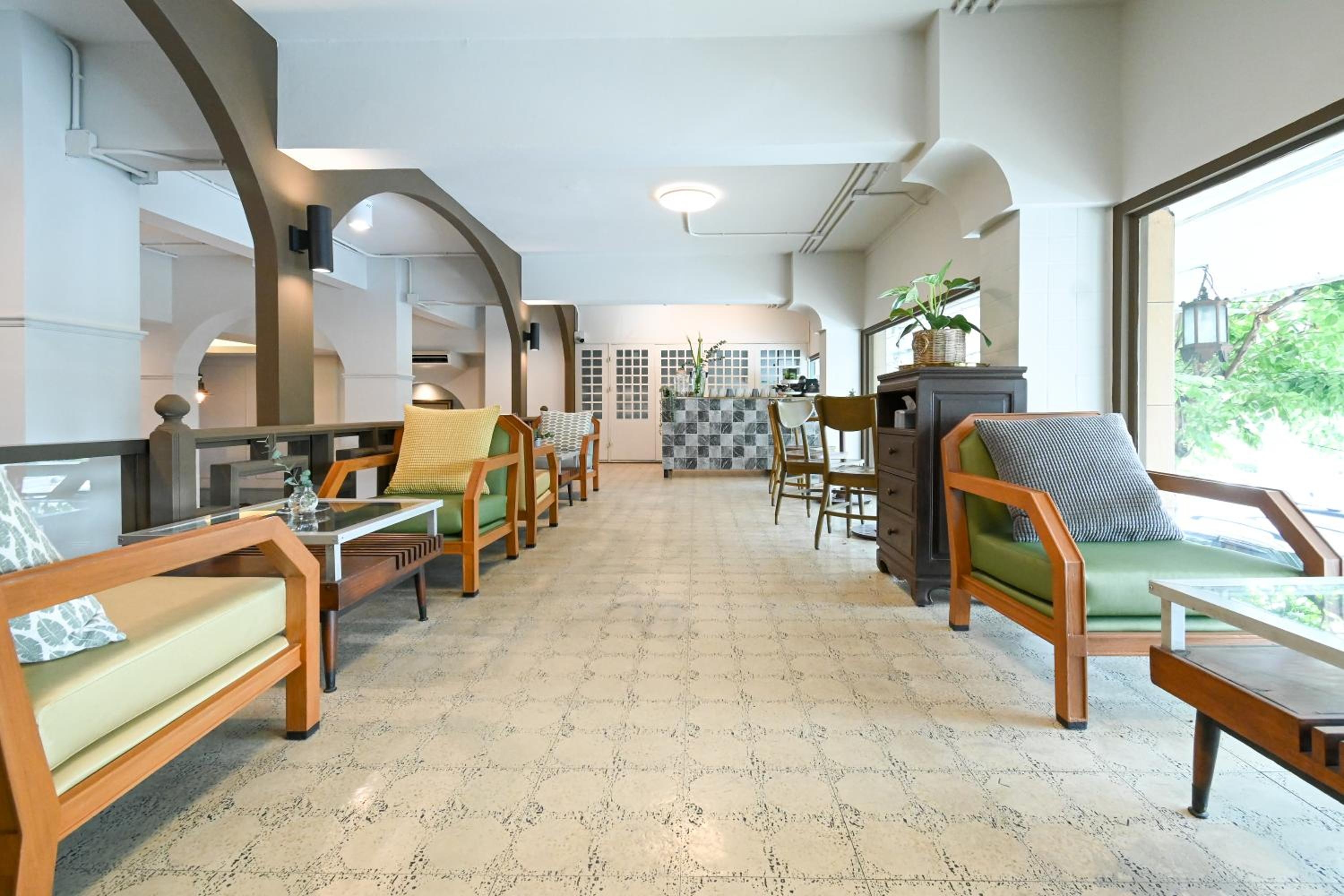 Foto de The Krungkasem Srikrung Hotel