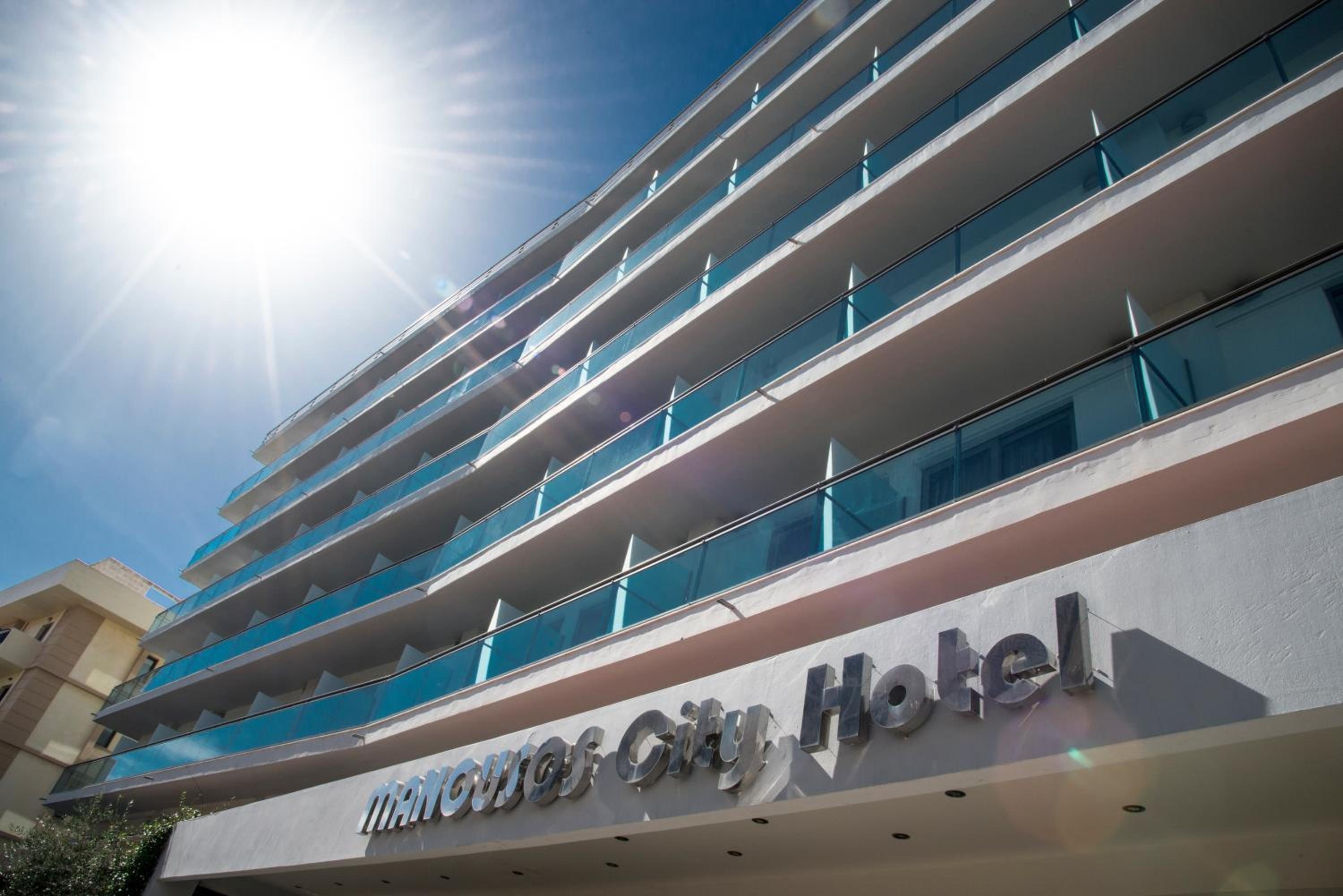 Manousos City Hotel
