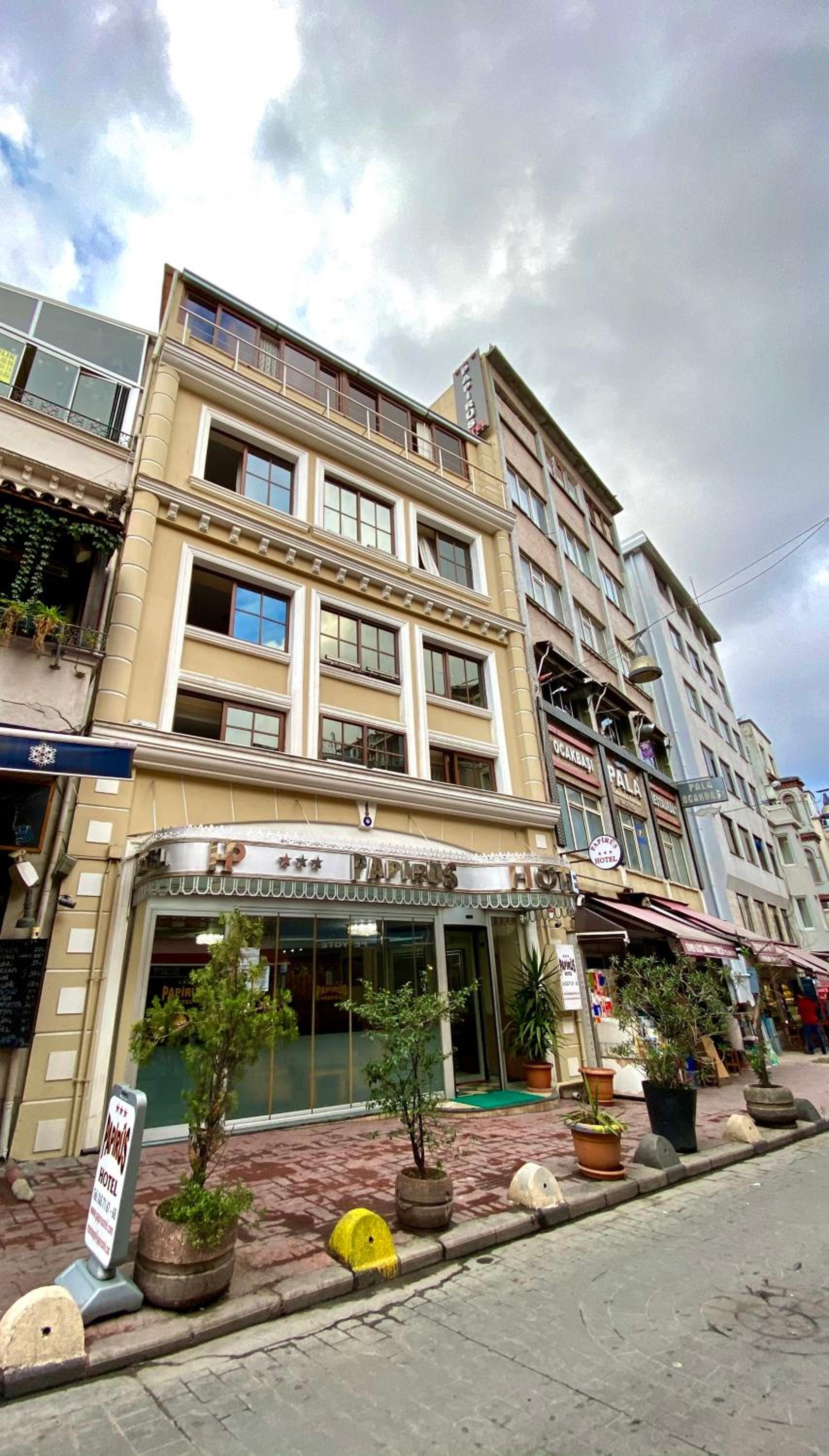 Grand Papirus Hotel