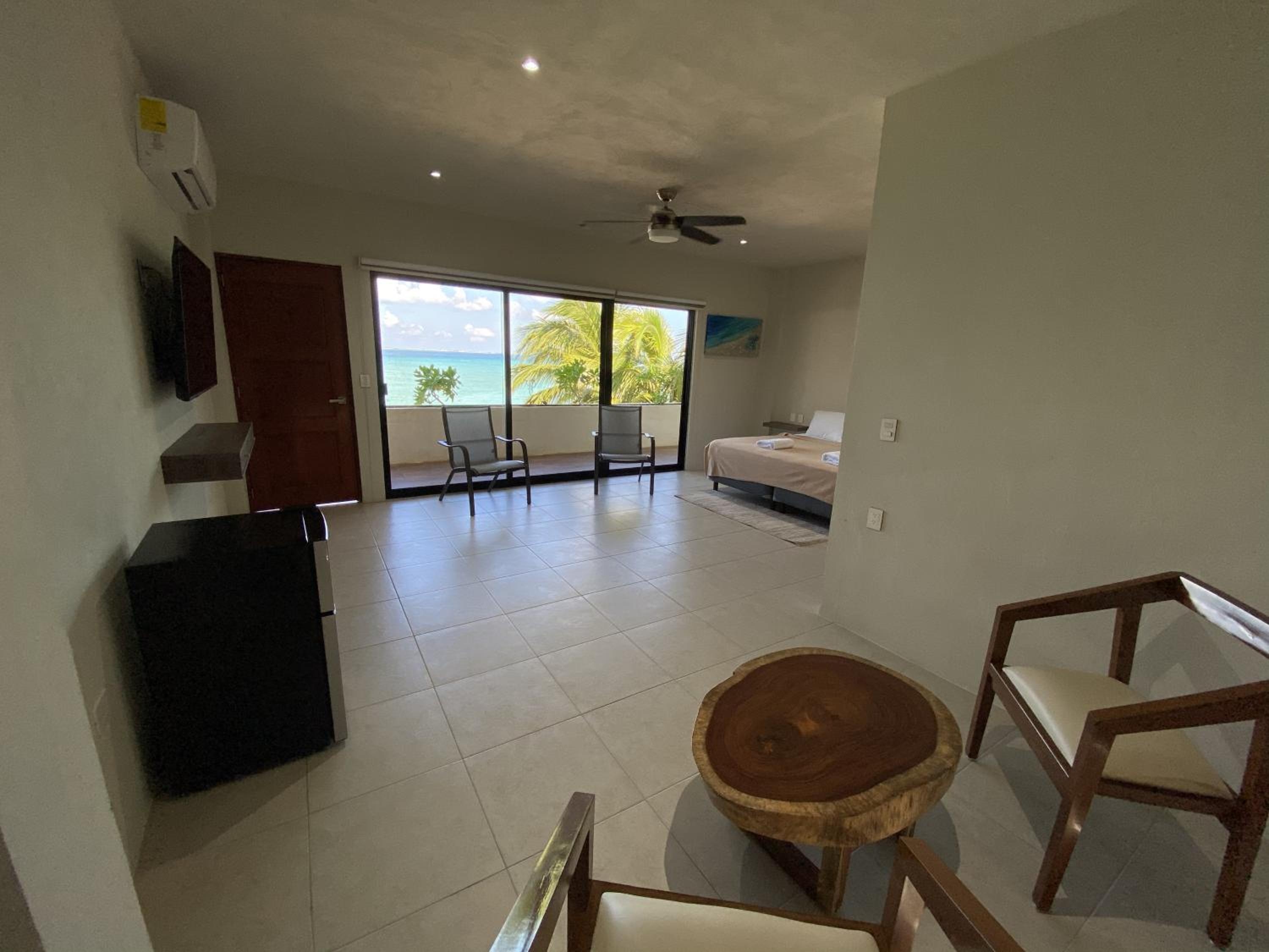Foto de Cuxos Hotel Beachfront