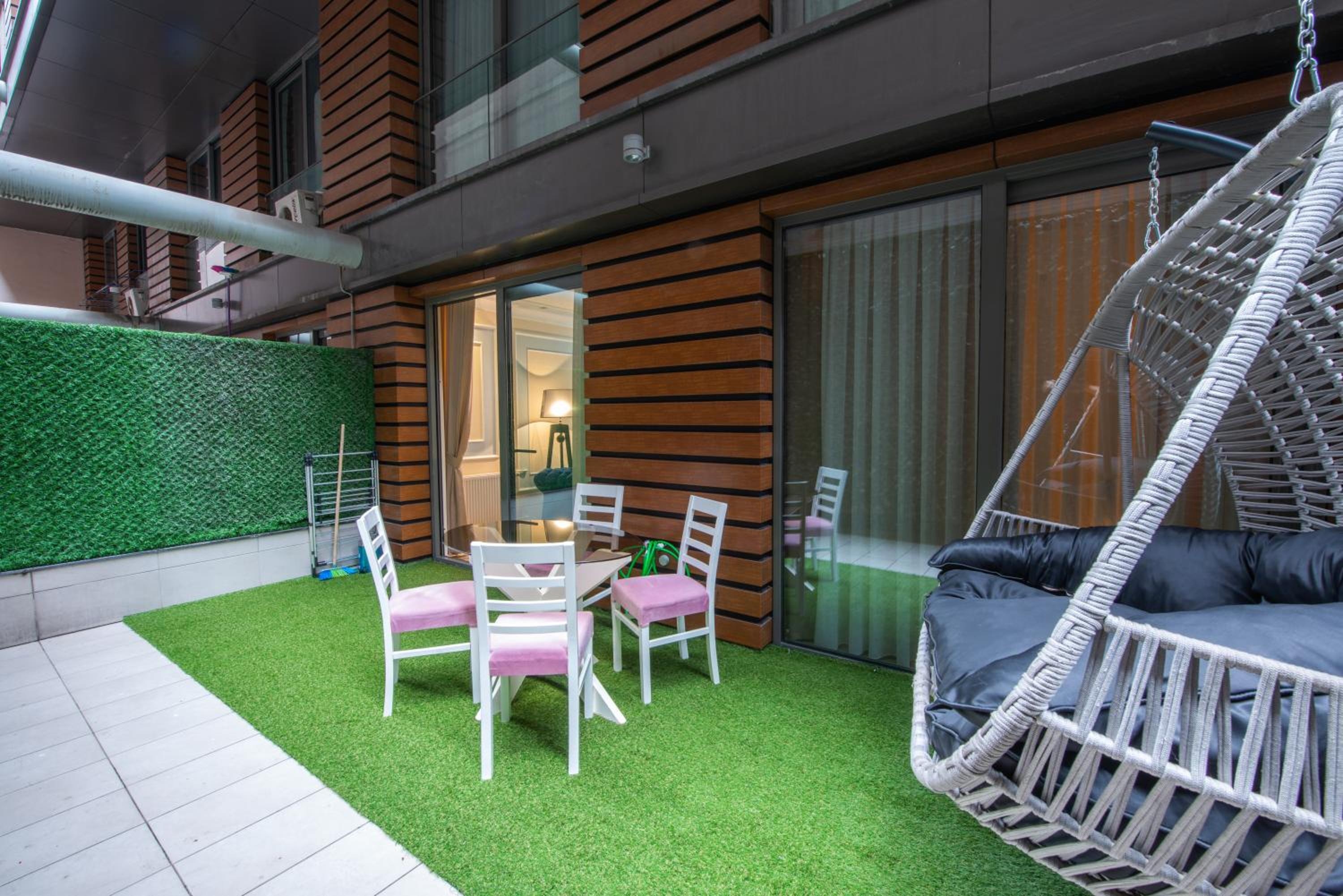 Foto de Three bedroom Duplex apartment with large terrace