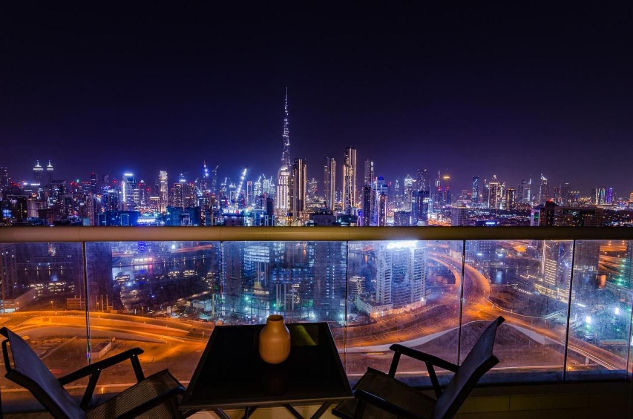Royal Club By RVHR, Paramount Tower B, Business Bay, Dubái