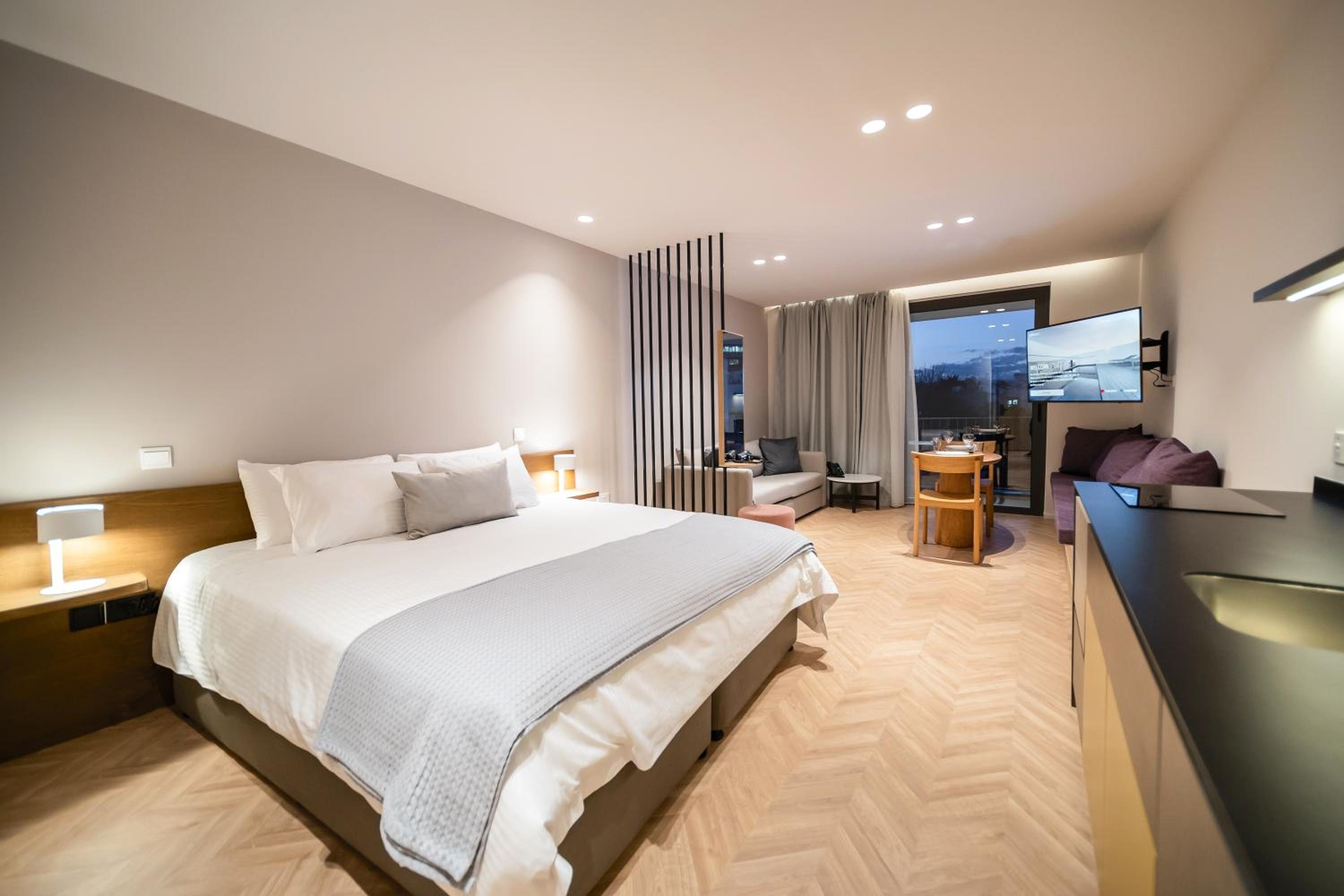 Foto de Alinea Suites Limassol Center