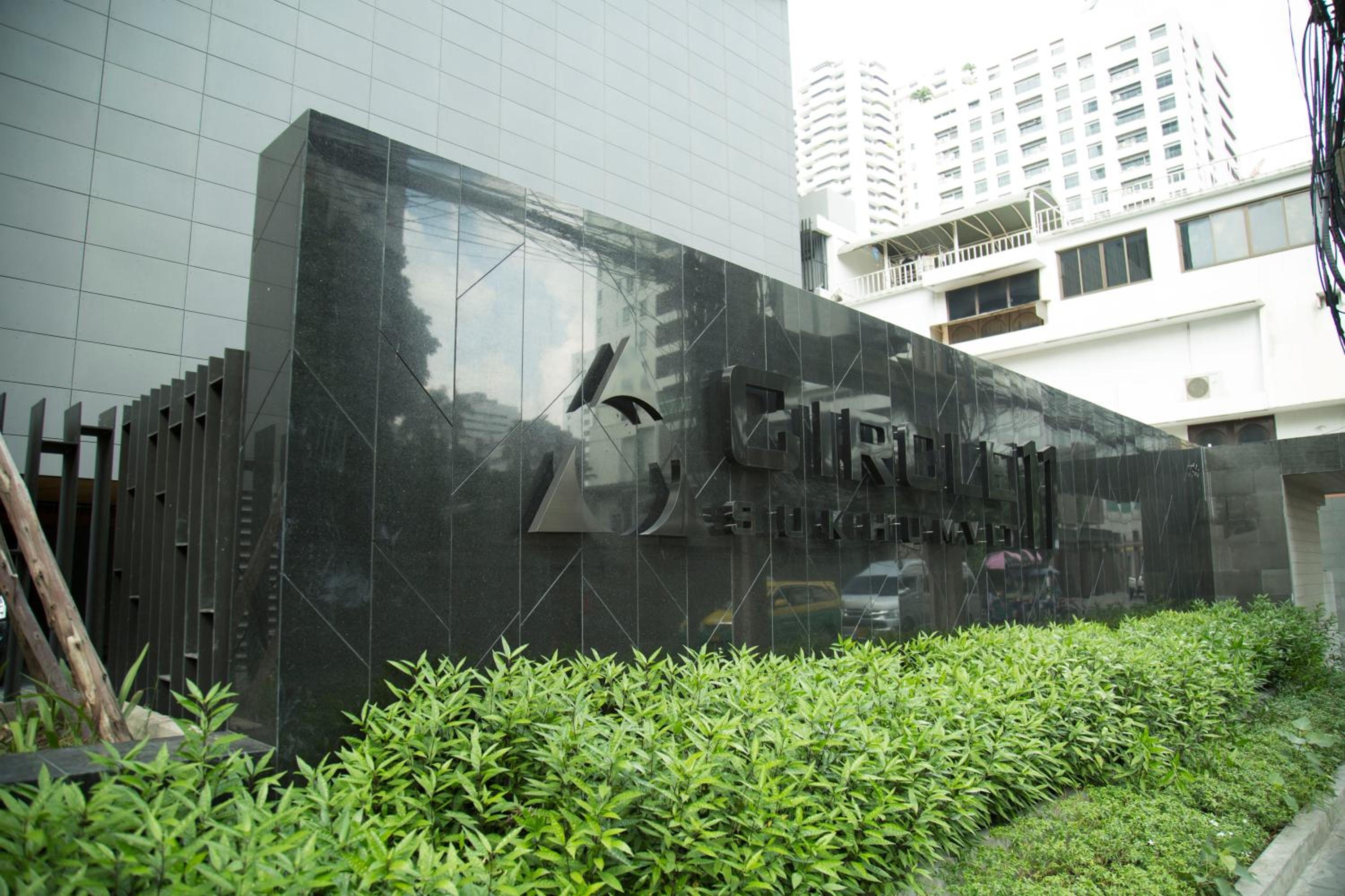 Sukhumvit 11#Luxury#Pool#Gym#BTS Nana&MRT Sukhumvit#1BR#Max4ppl