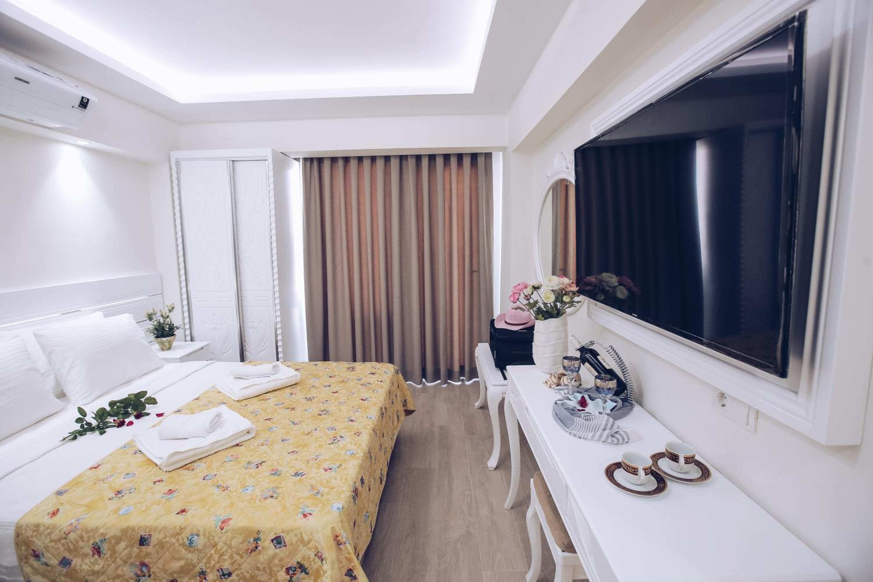 Foto de Princess Kinli Suites Hotel