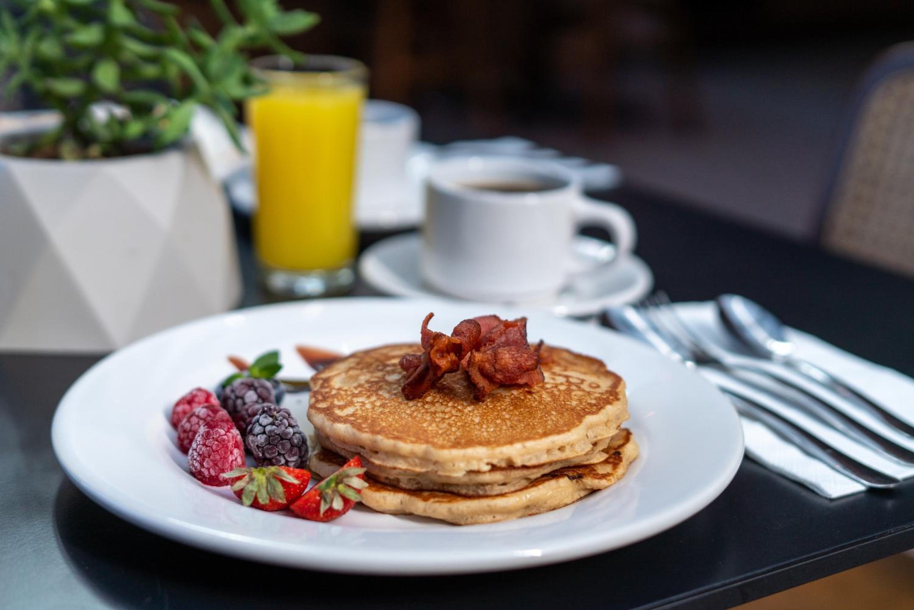 Foto de FULTON Business Luxury HOTEL