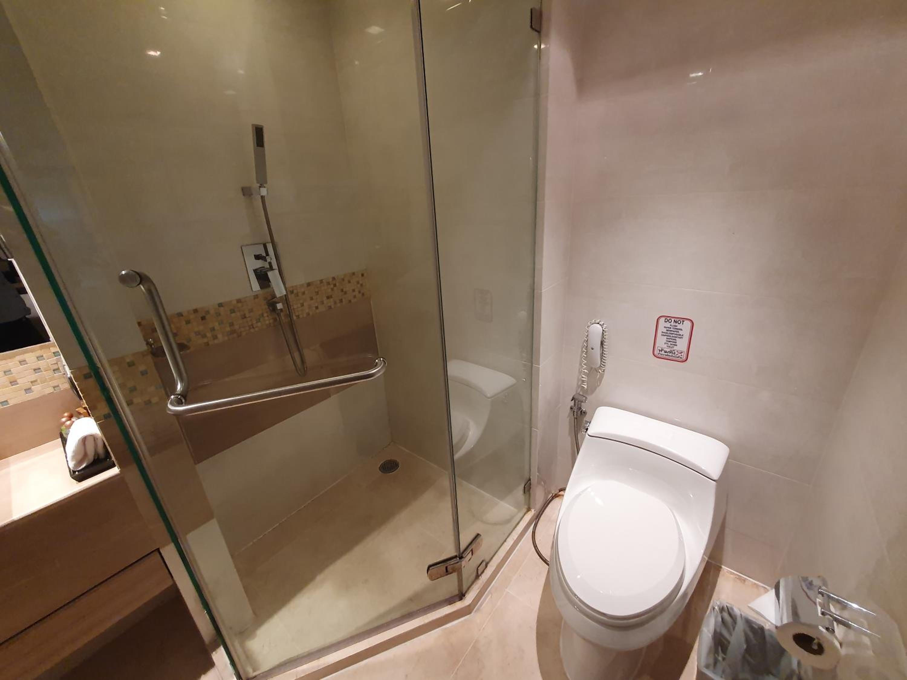 Foto de Amora NeoLuxe Suites Hotel