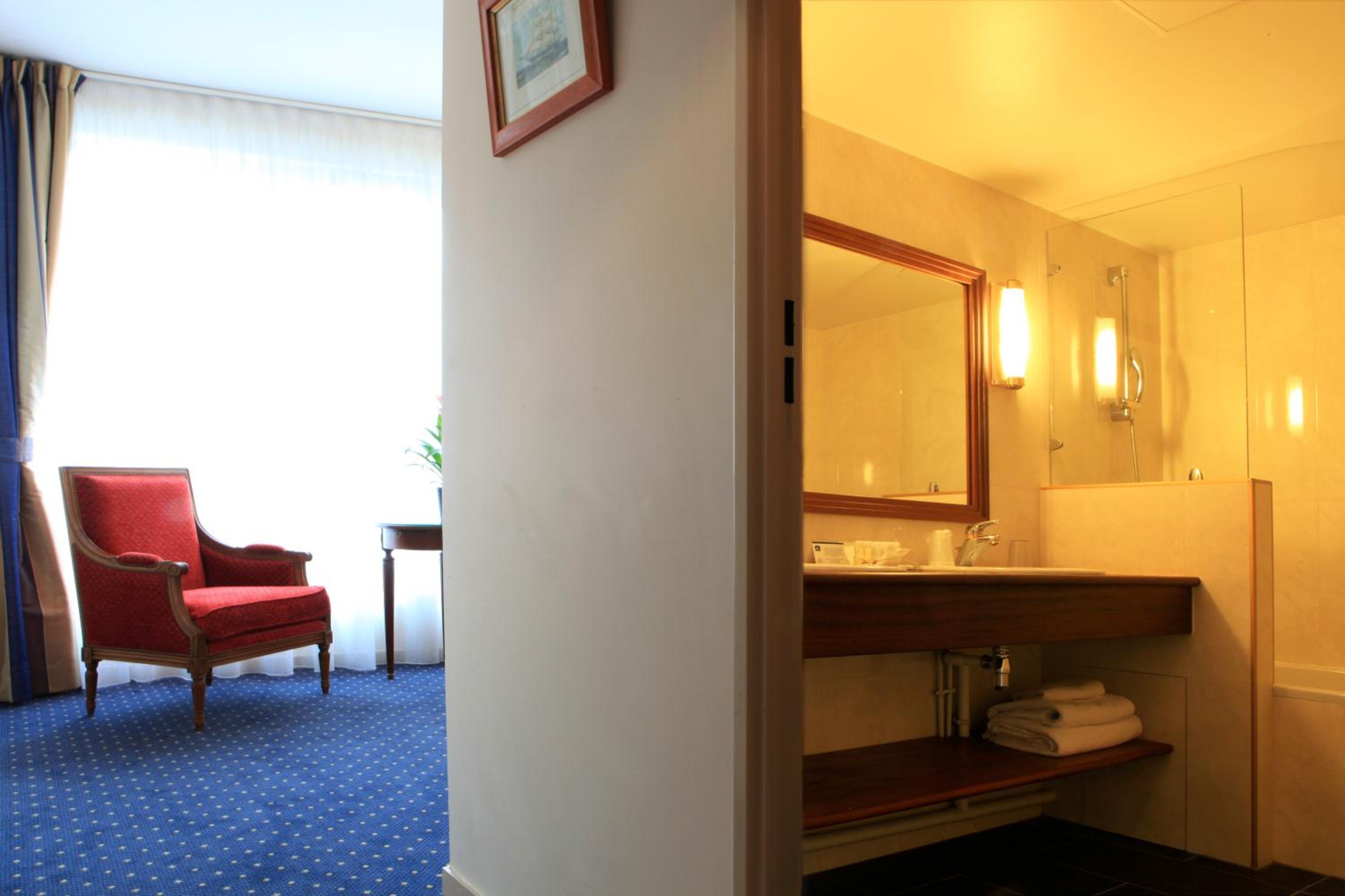 Foto de Amiral Hôtel