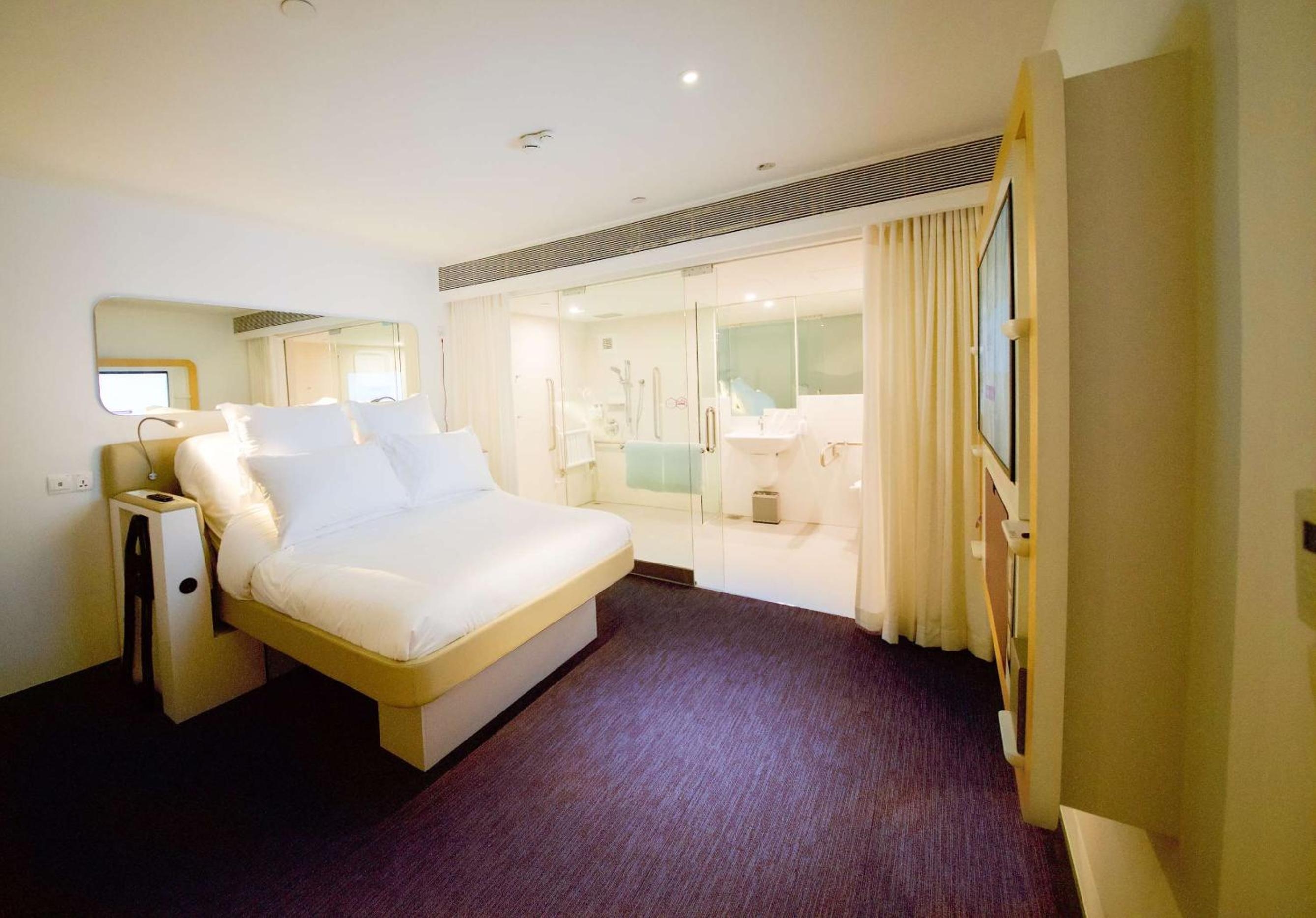 Foto de YOTELAIR Istanbul Airport, Duty free - International Transit area