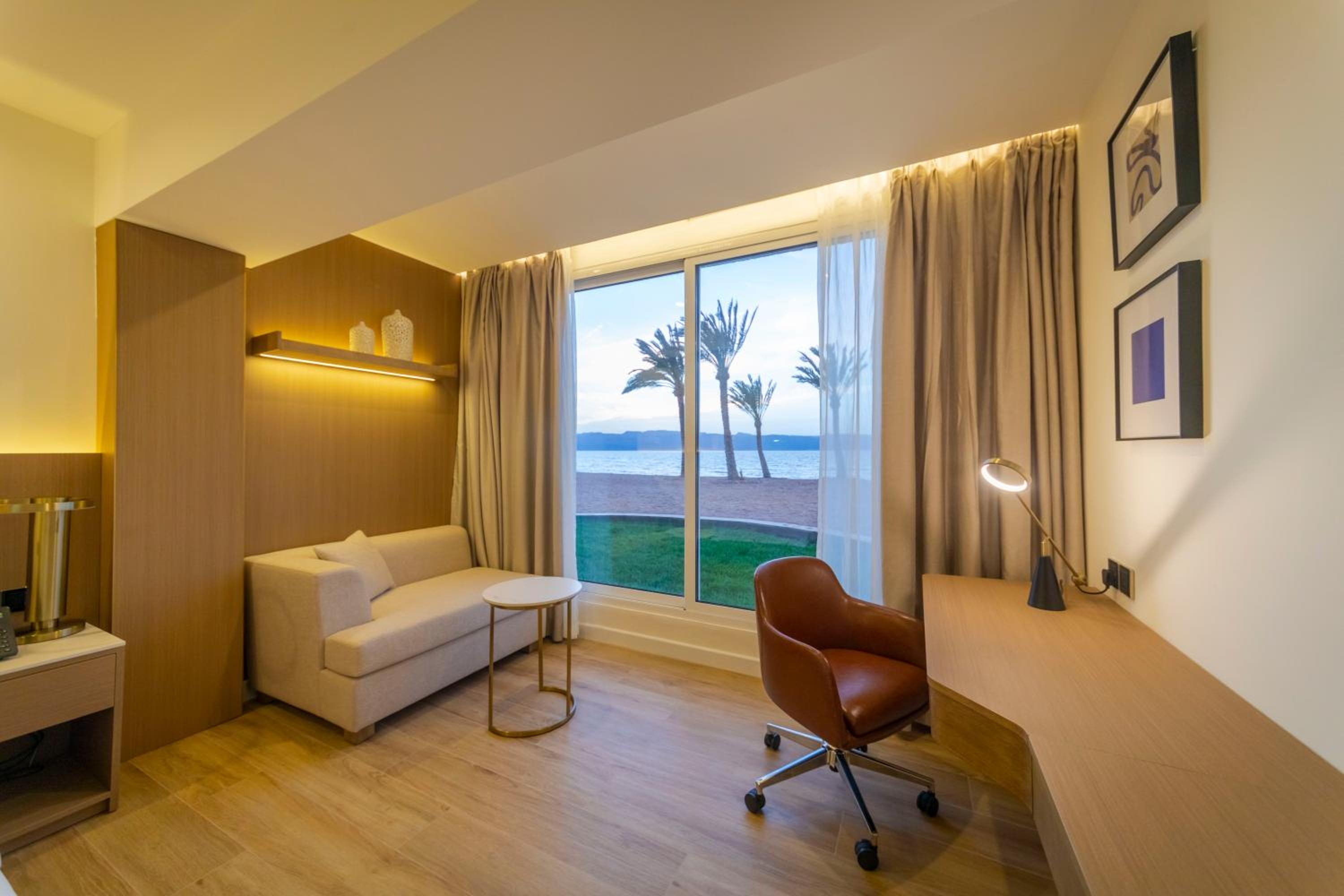 Foto de Luxotel Aqaba Beach Resort & Spa Only 15 years plus