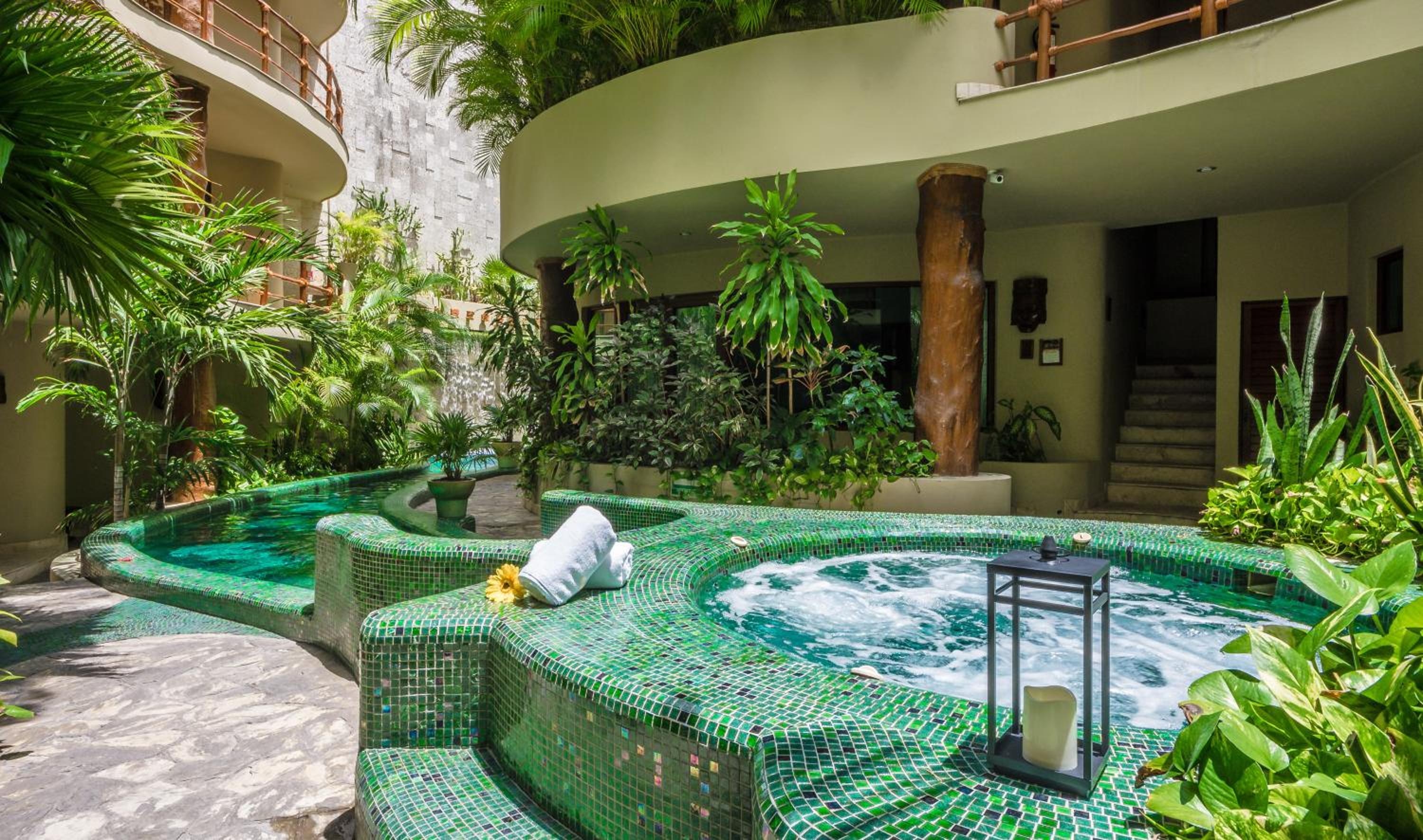 Foto de Maya Villa Condo Hotel and Beachclub