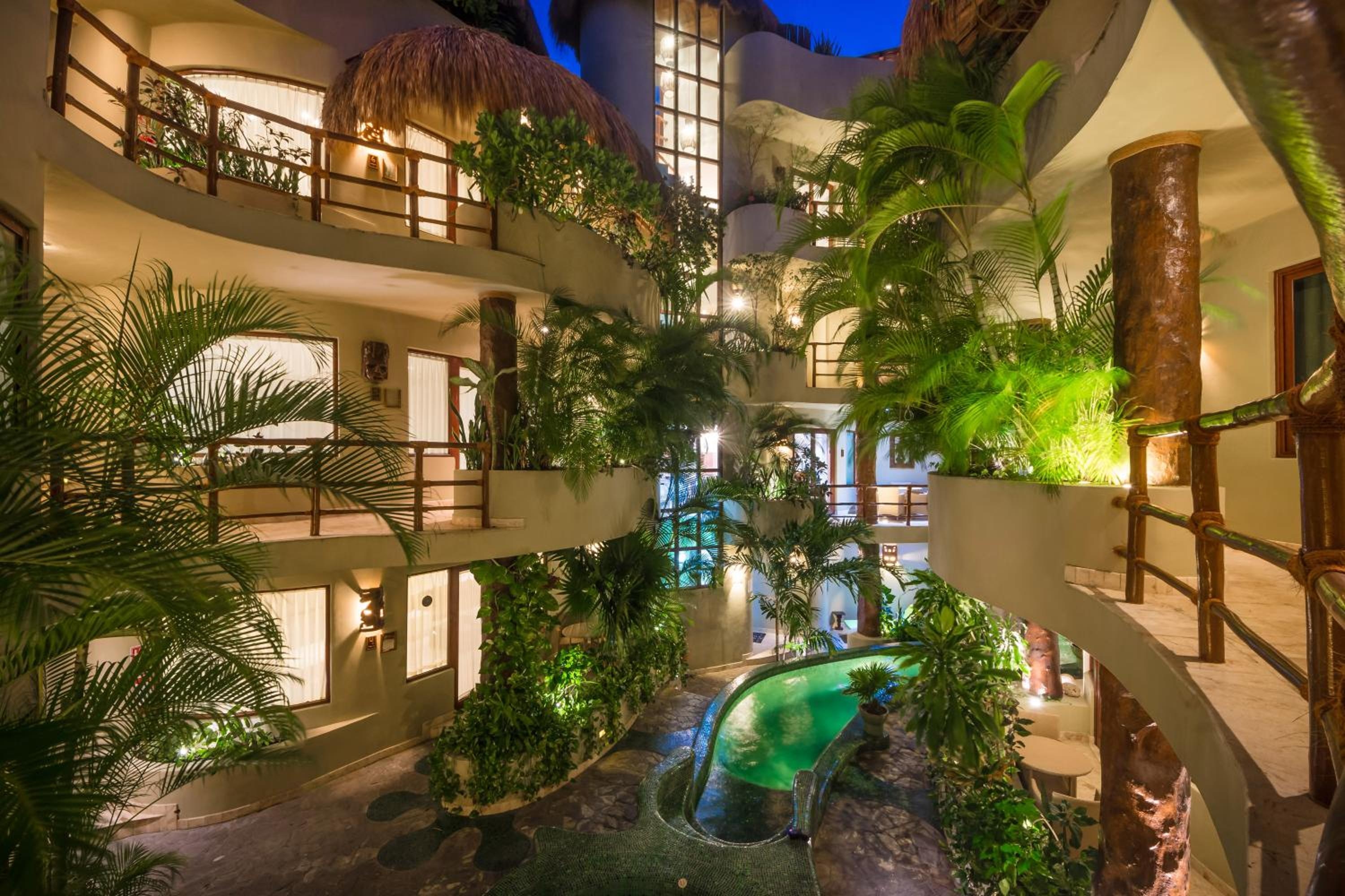 Maya Villa Condo Hotel and Beachclub