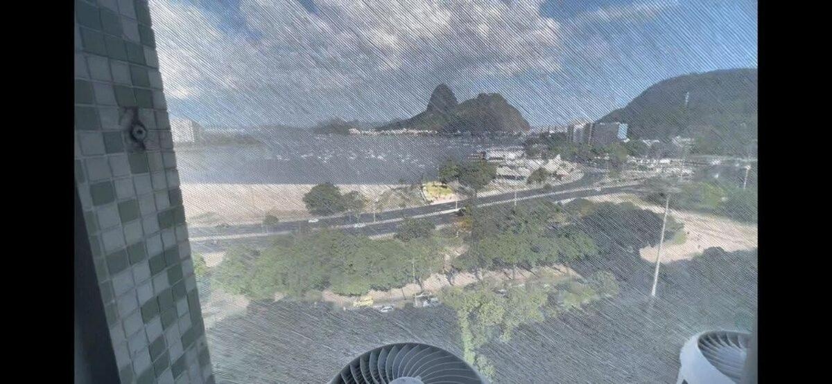 Foto de Em frente a Praia de Botafogo, vista incrível!